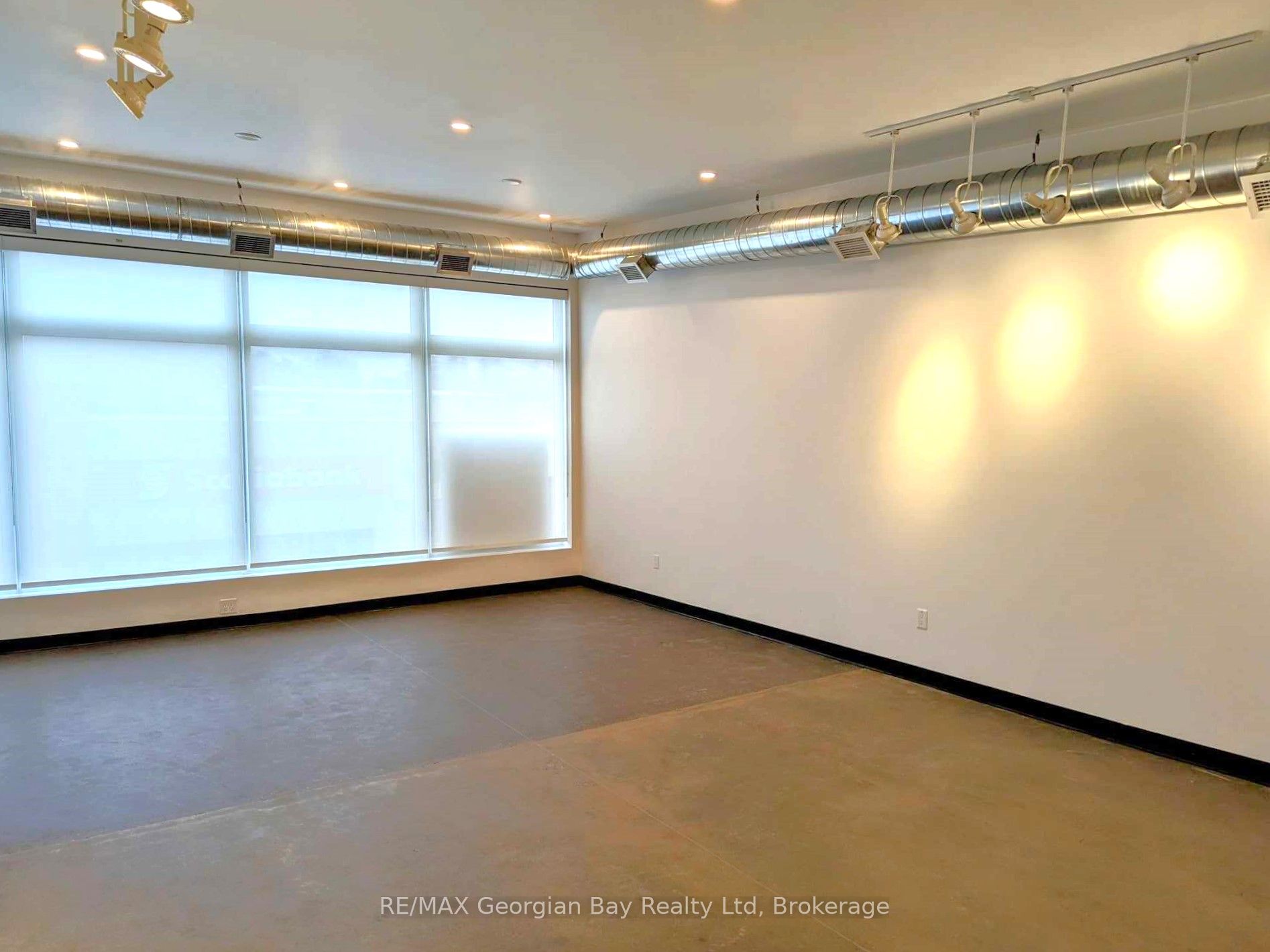 290 King Street Property Photo 4