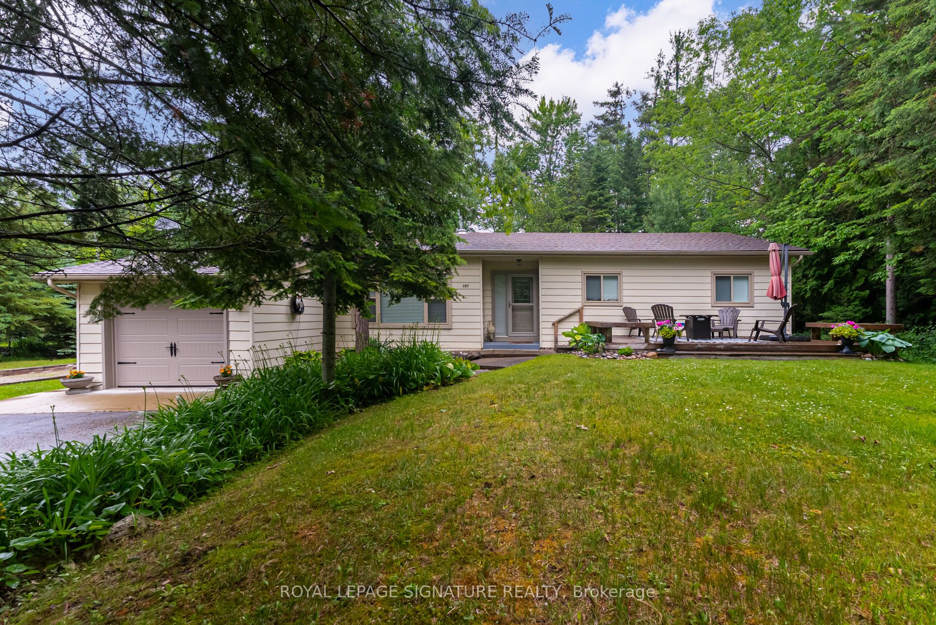 107 Nicole Boulevard Property Photo 2