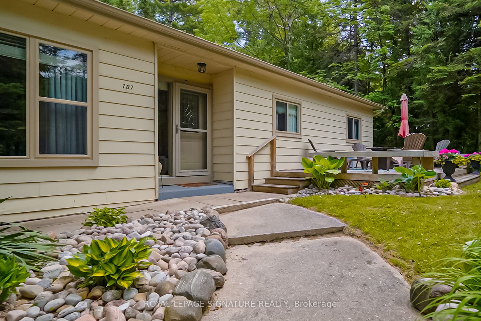 107 Nicole Boulevard Property Photo 3