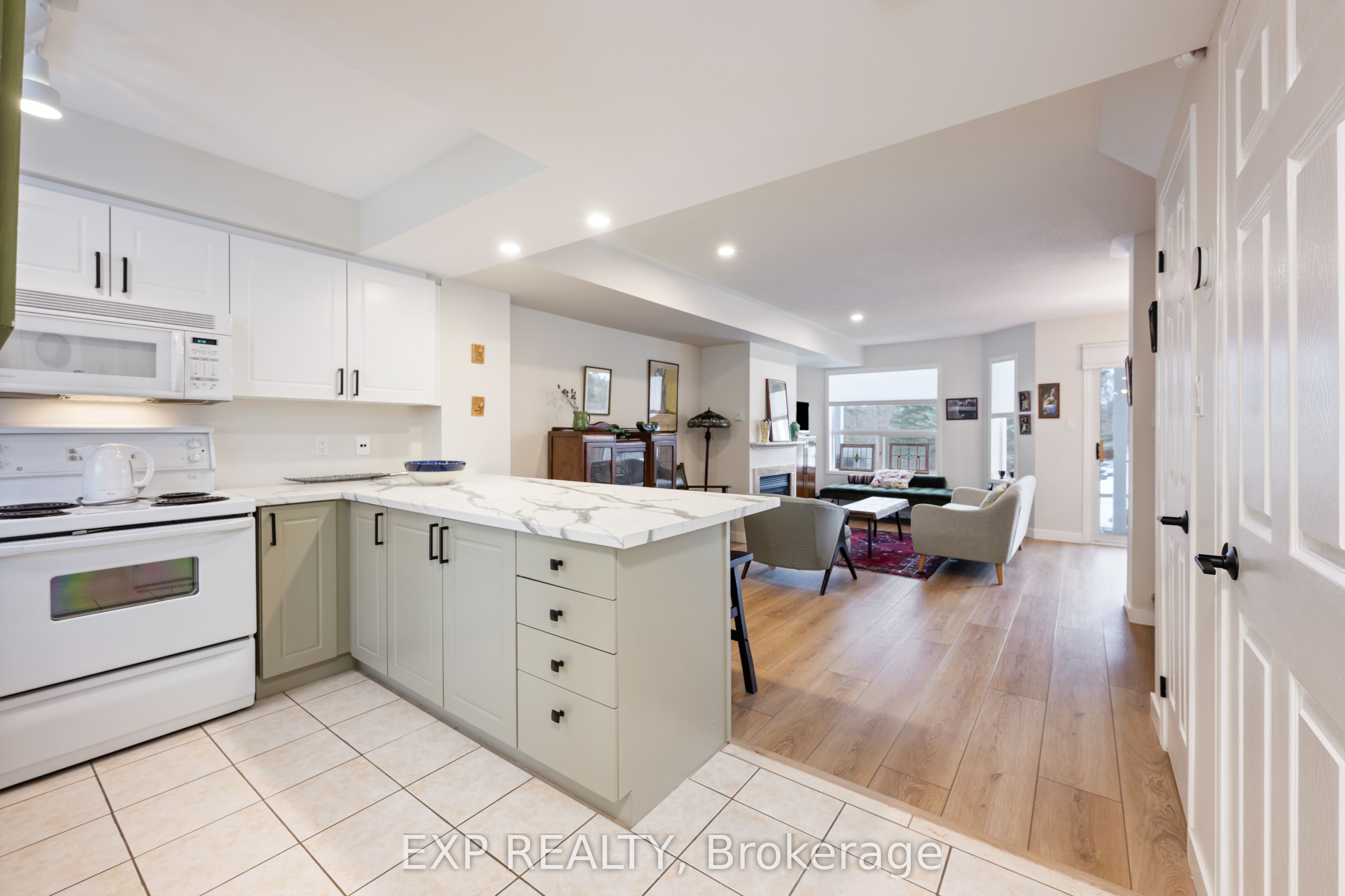 22 Cranberry Surf Property Photo 6