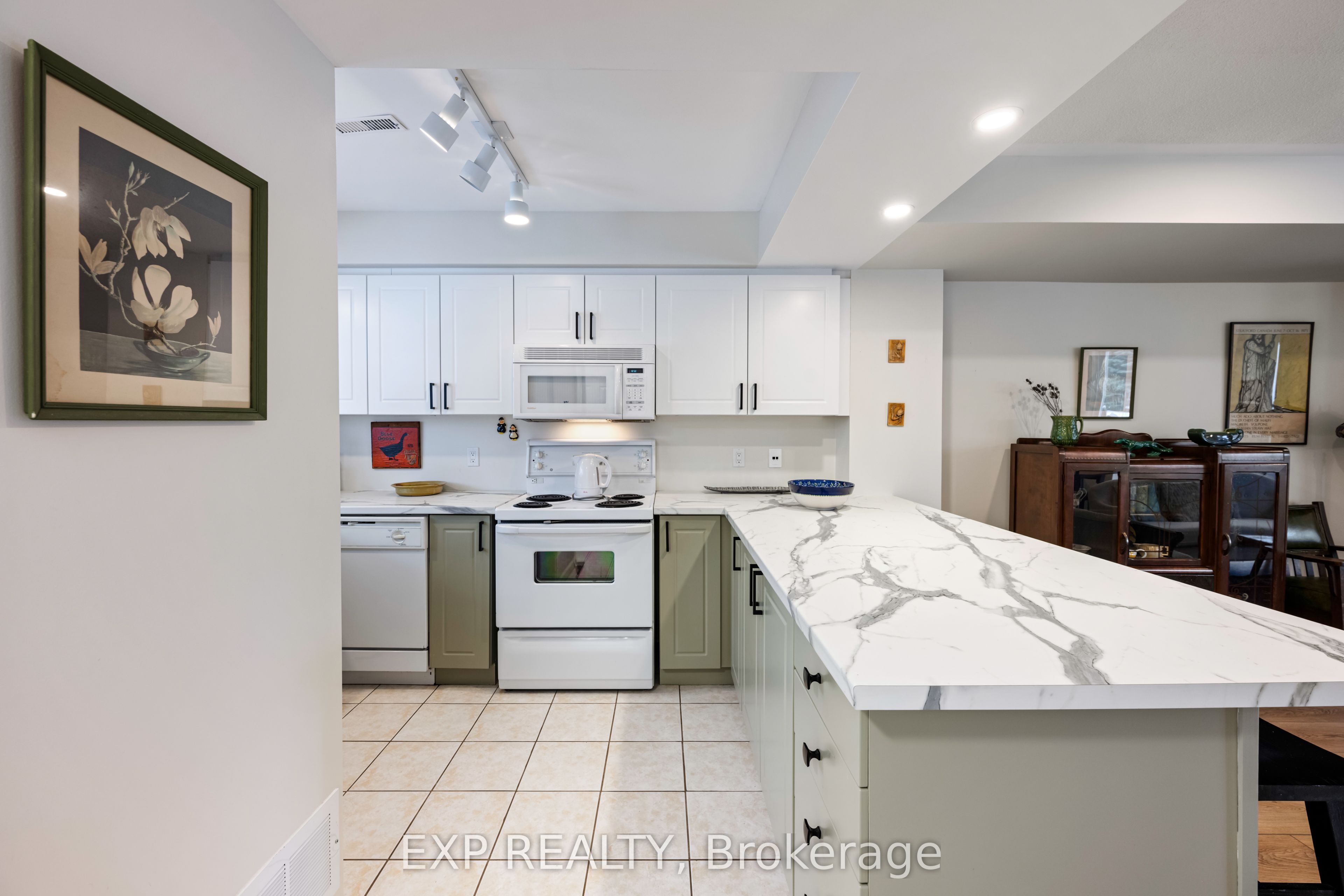 22 Cranberry Surf Property Photo 7