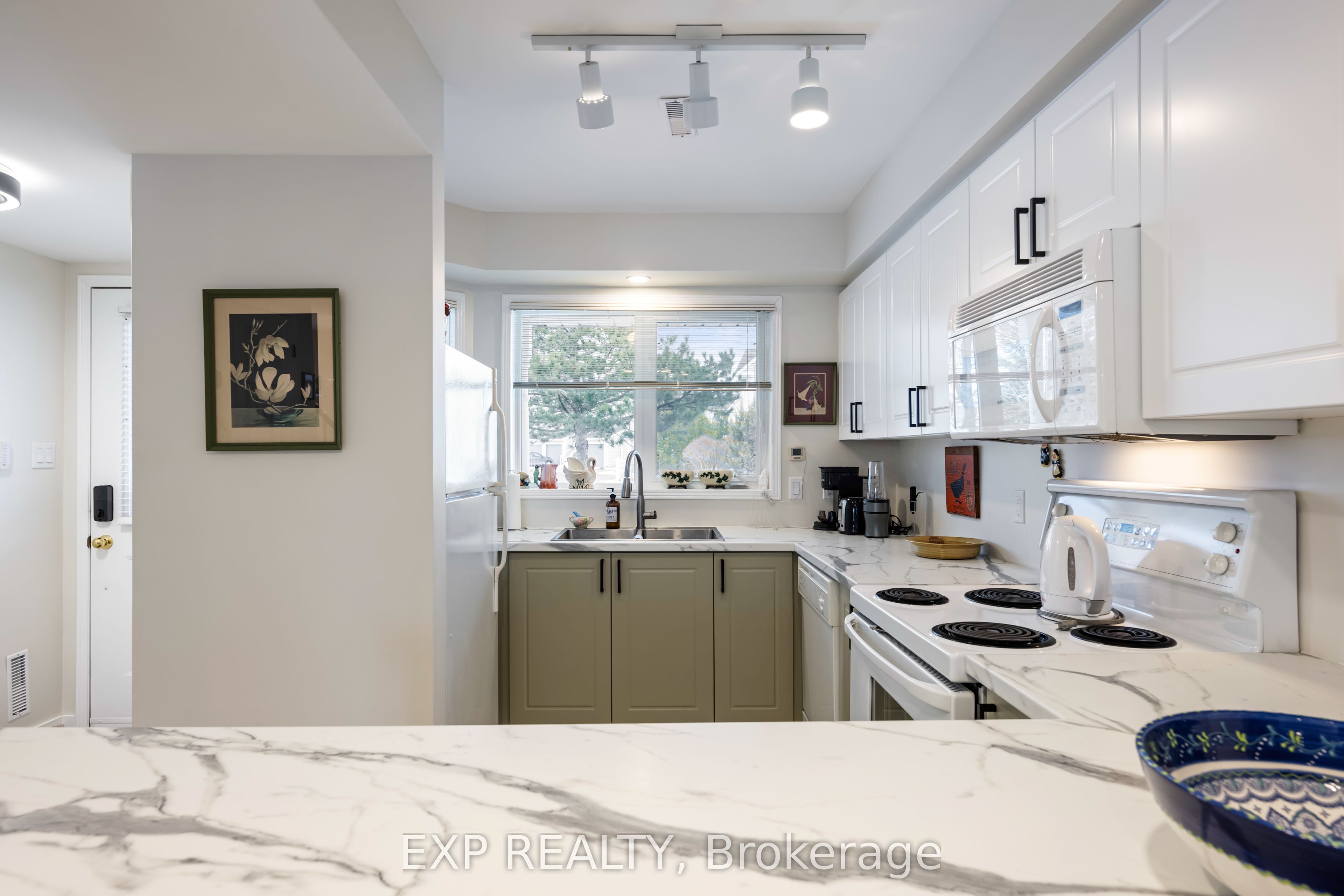 22 Cranberry Surf Property Photo 9