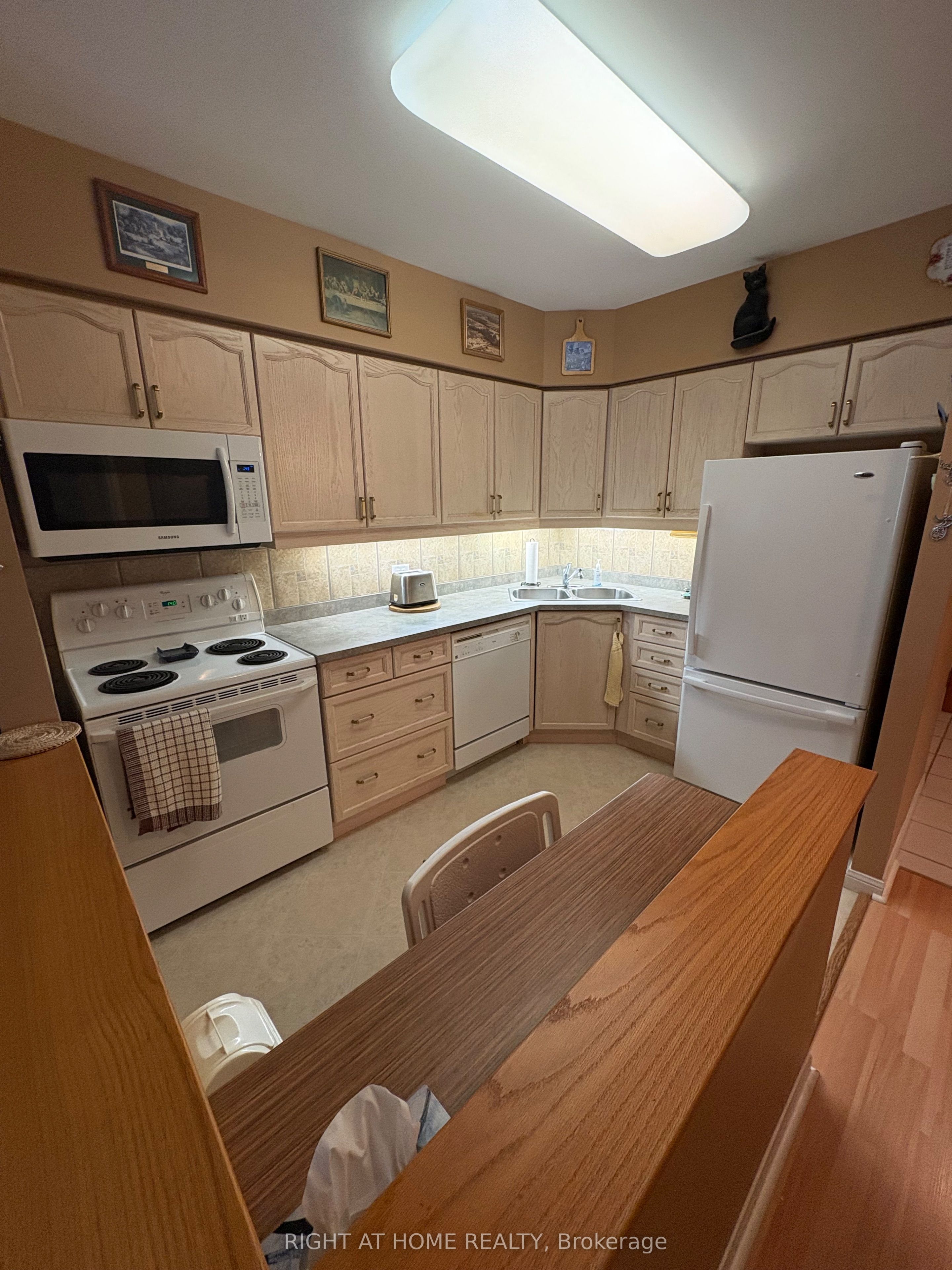 90 Dean Avenue 312 Property Photo 25