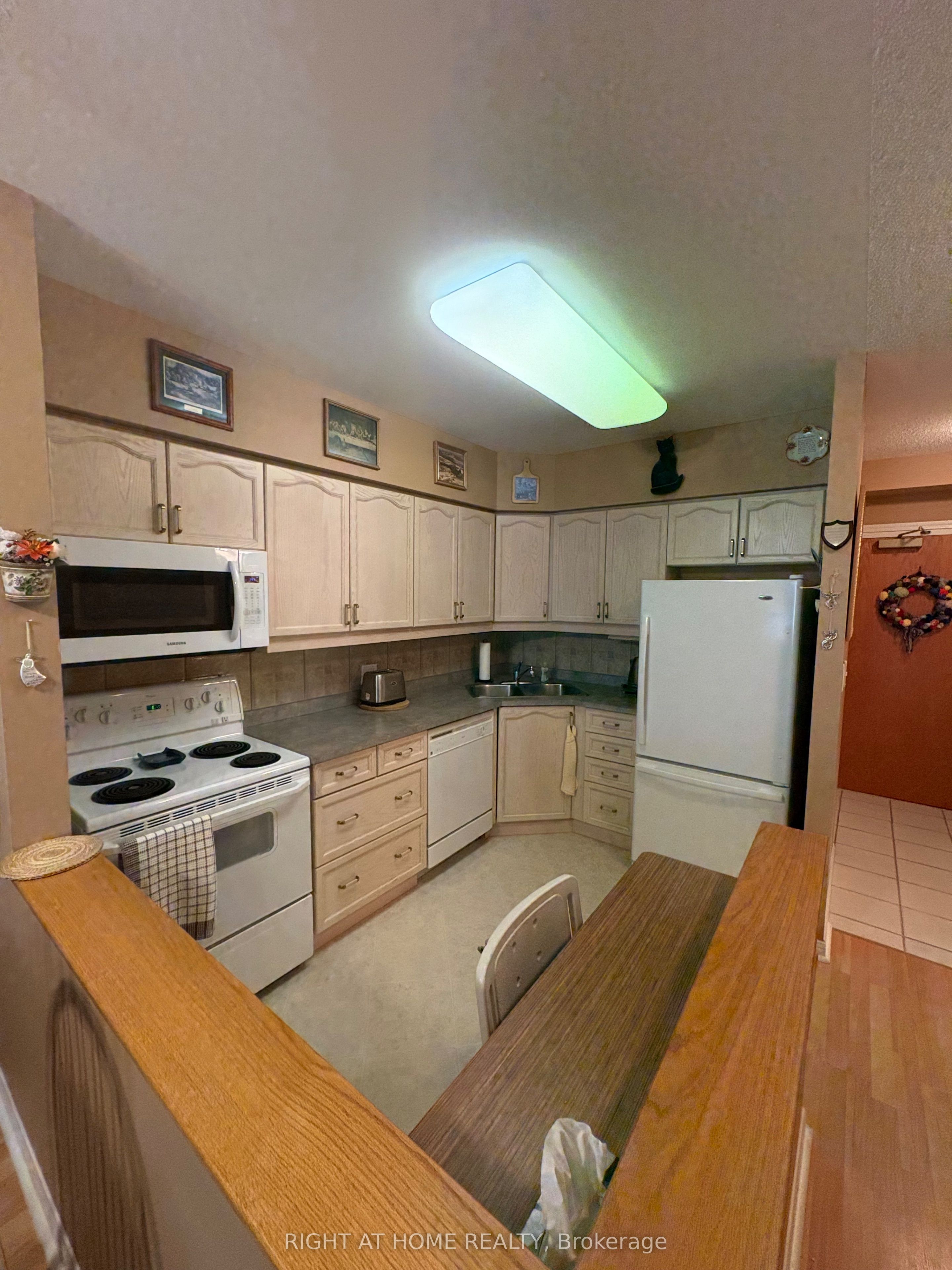 90 Dean Avenue 312 Property Photo 32