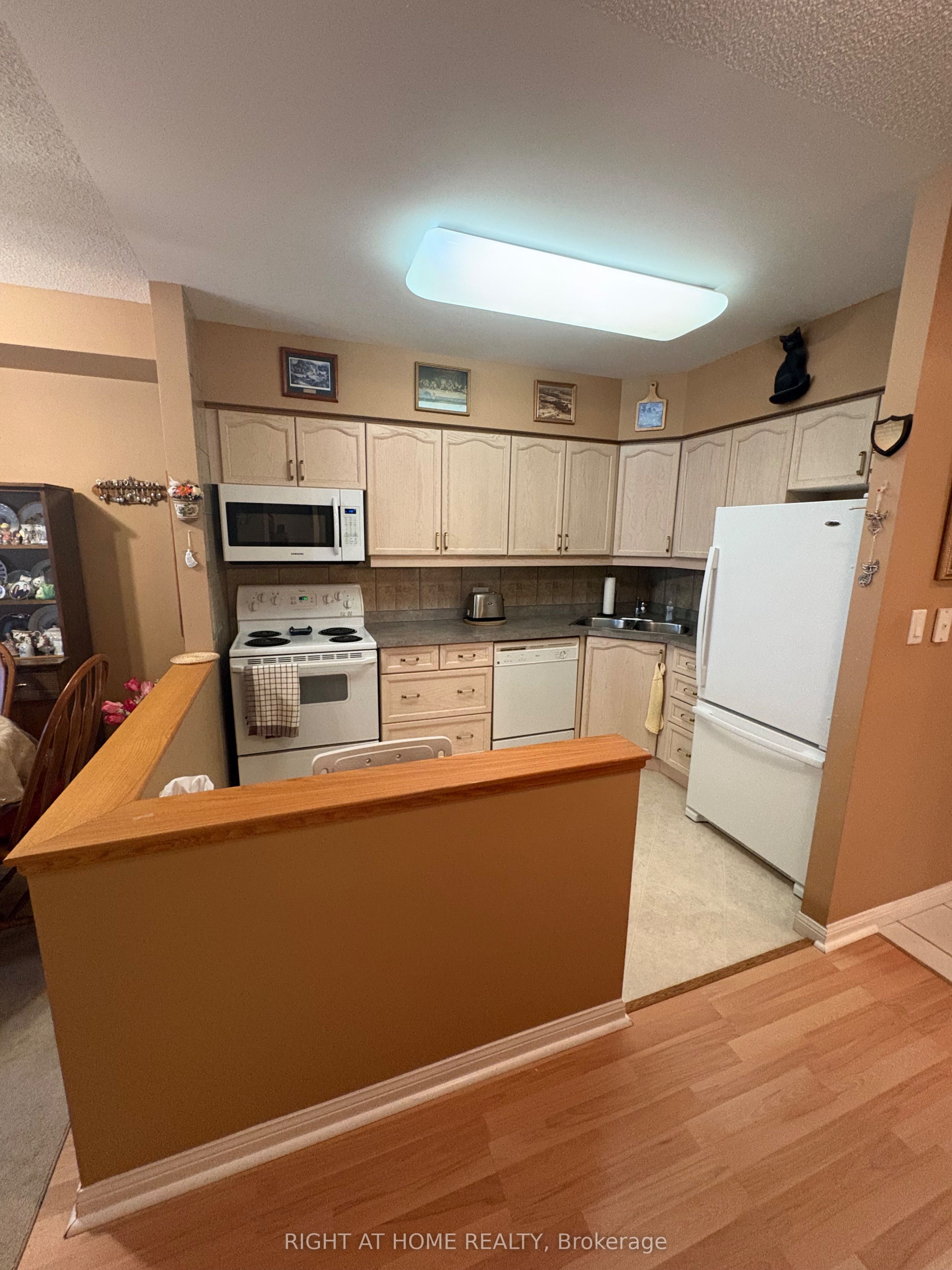 90 Dean Avenue 312 Property Photo 33