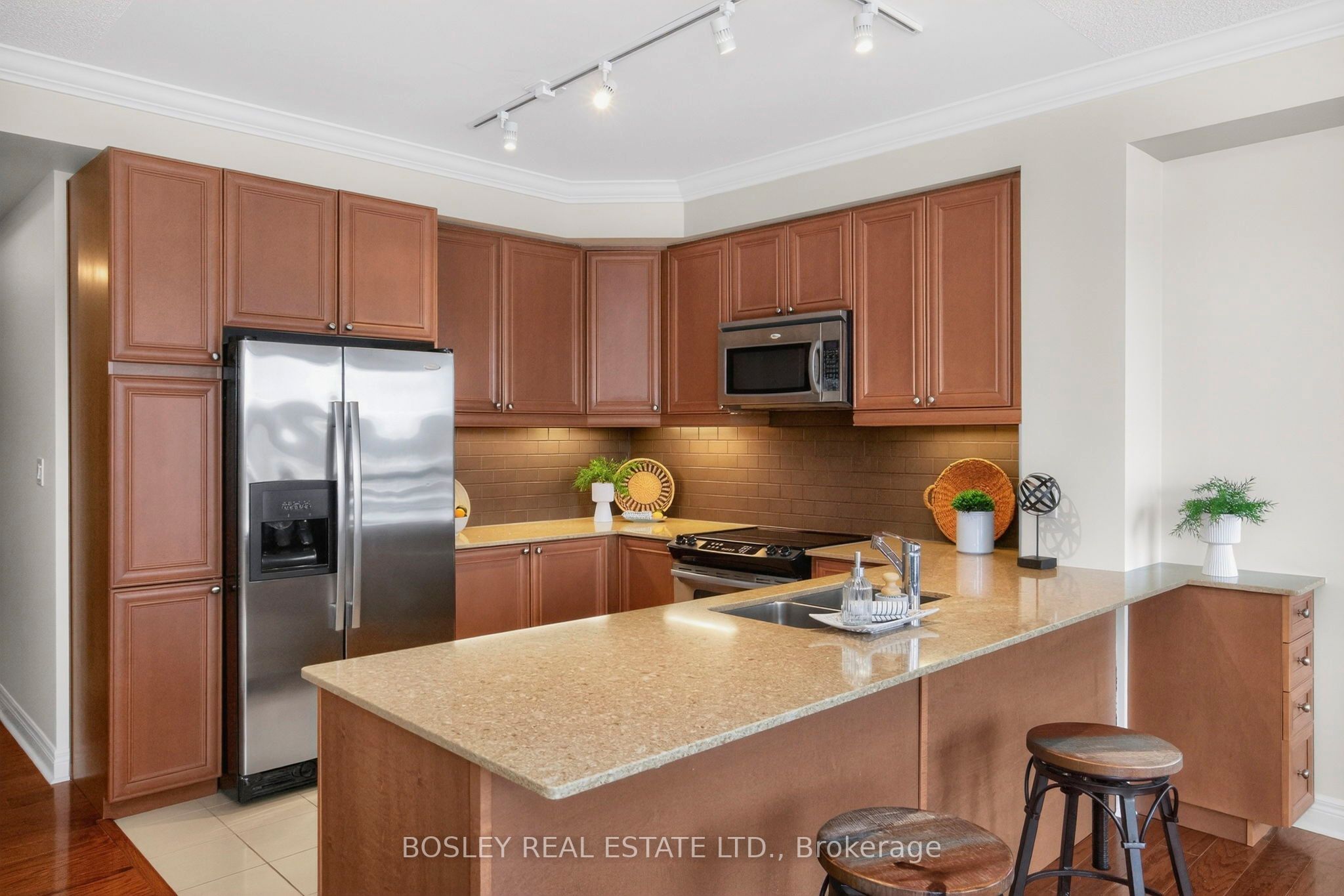 699 Aberdeen Boulevard 307 Property Photo 4