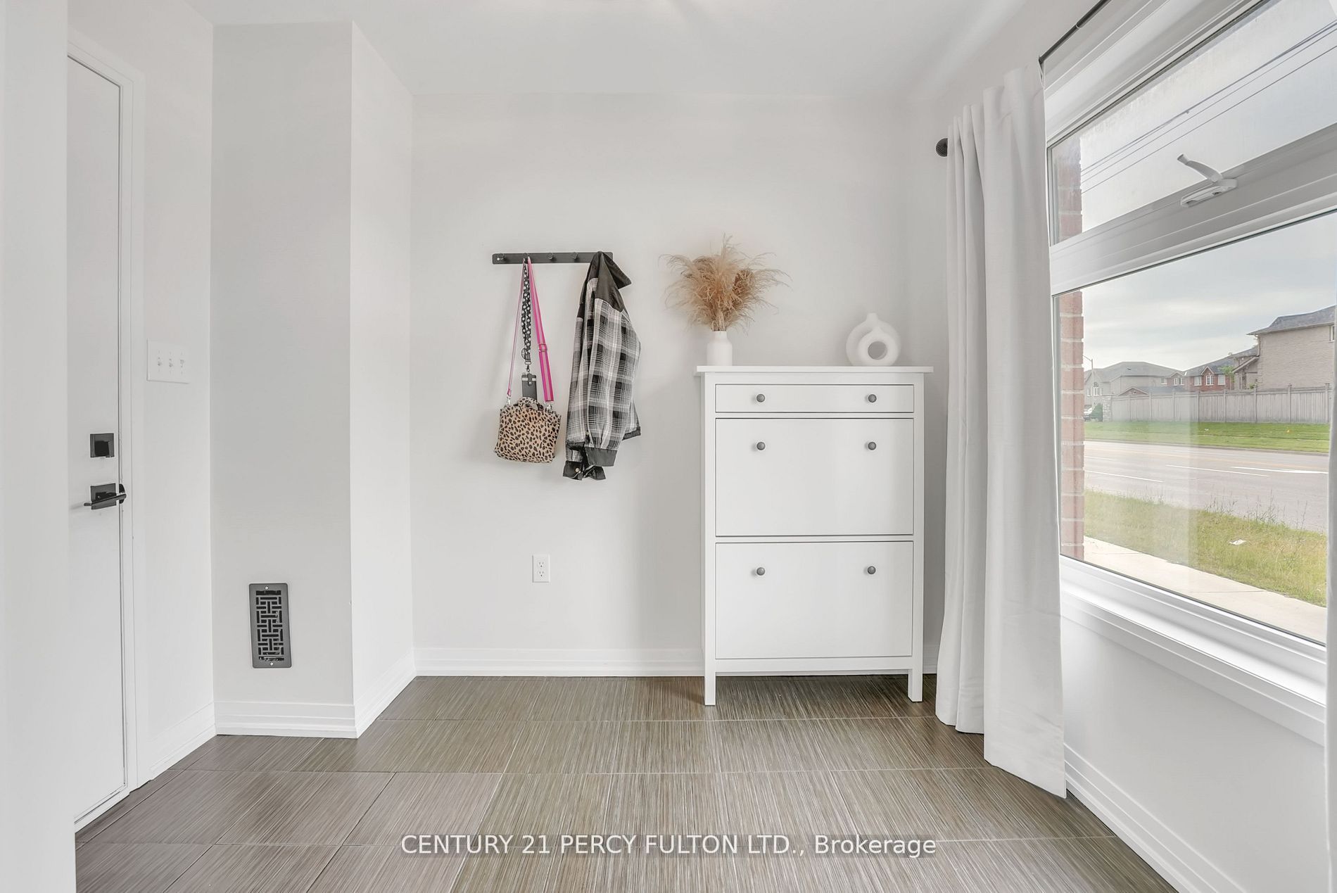 89 Fairlane Avenue Property Photo 6