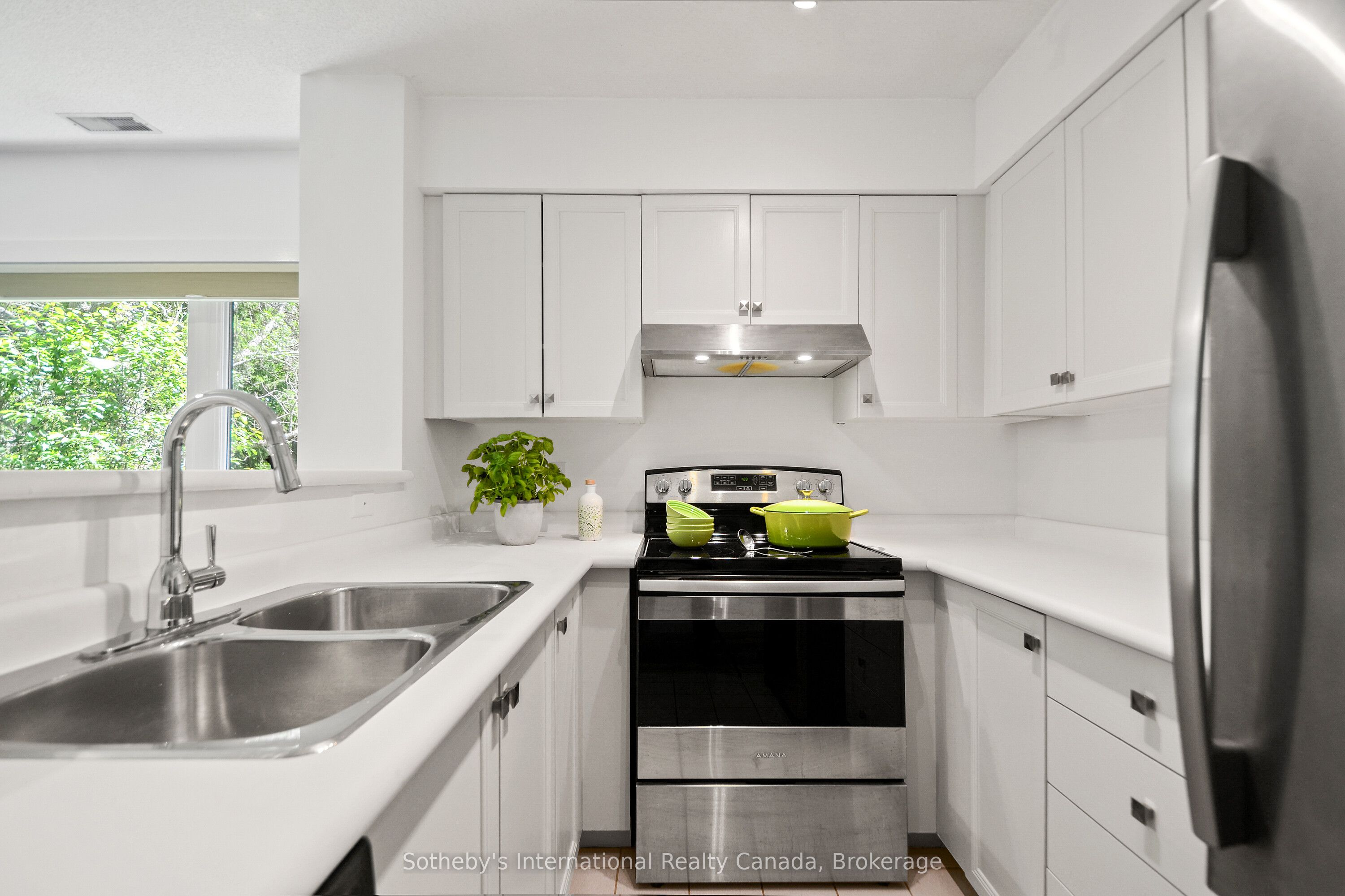 331 Mariners Way Property Photo 8