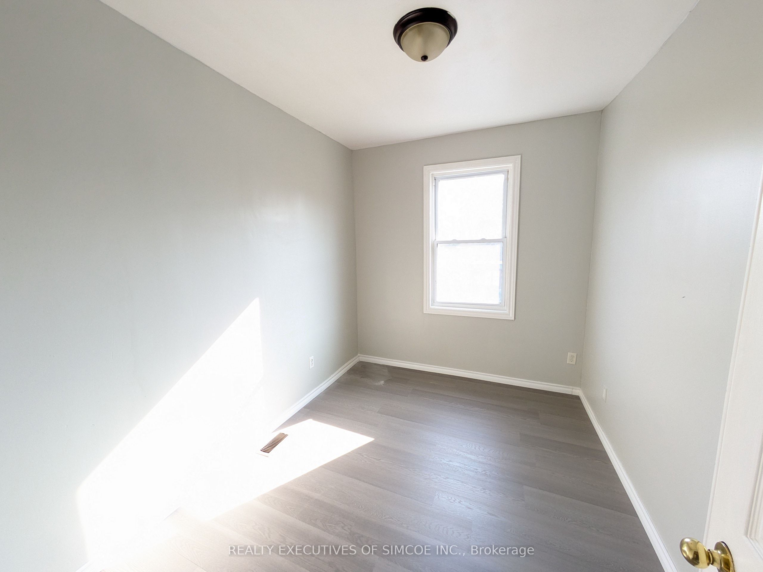 87 Maple Avenue Property Photo 8
