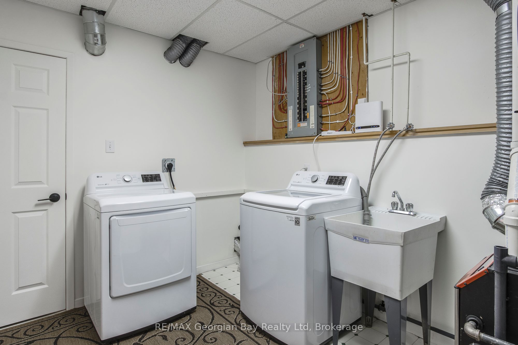2 Belle Vue Avenue Property Photo 25