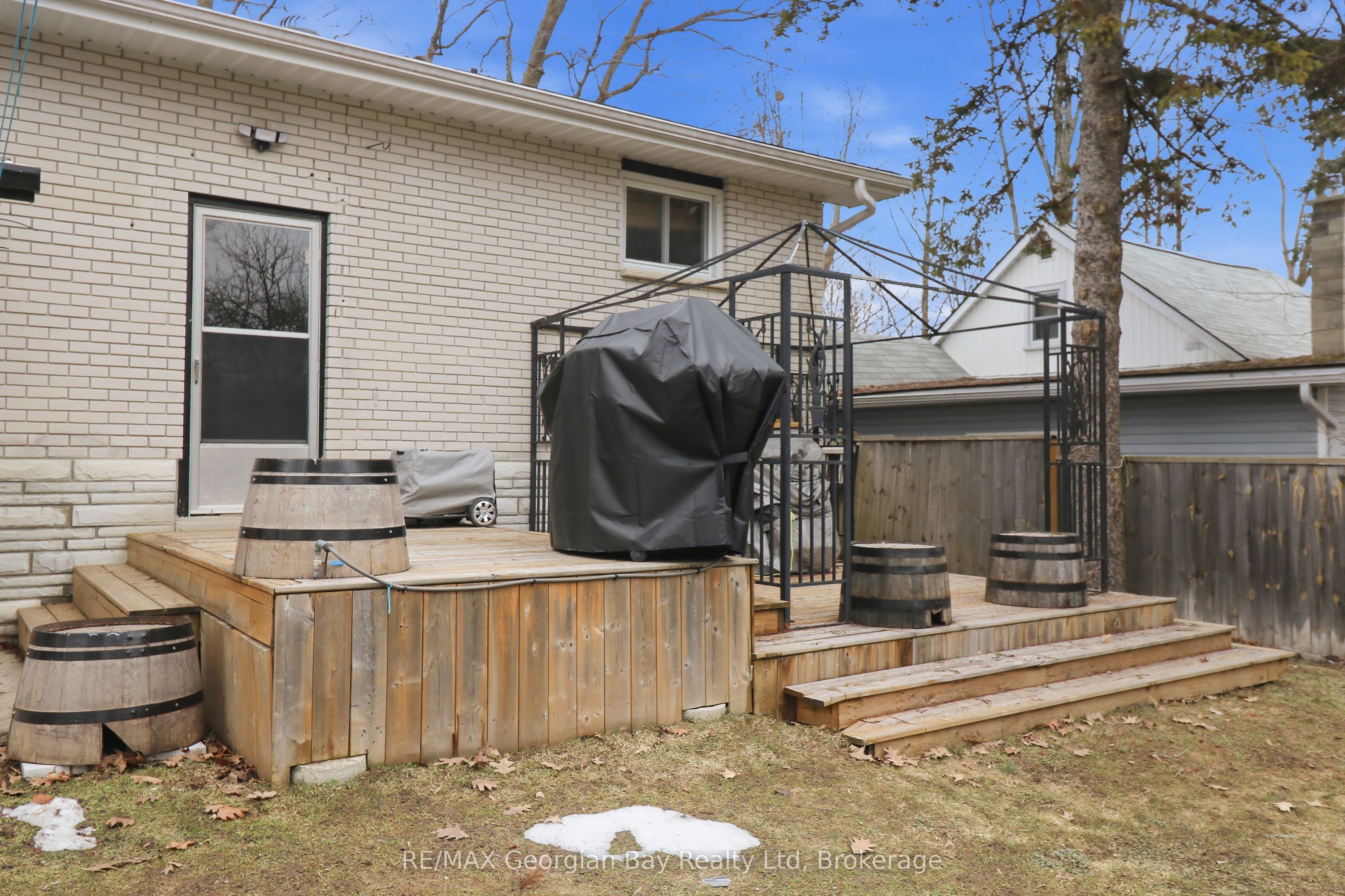 57 Maple Street Property Photo 32