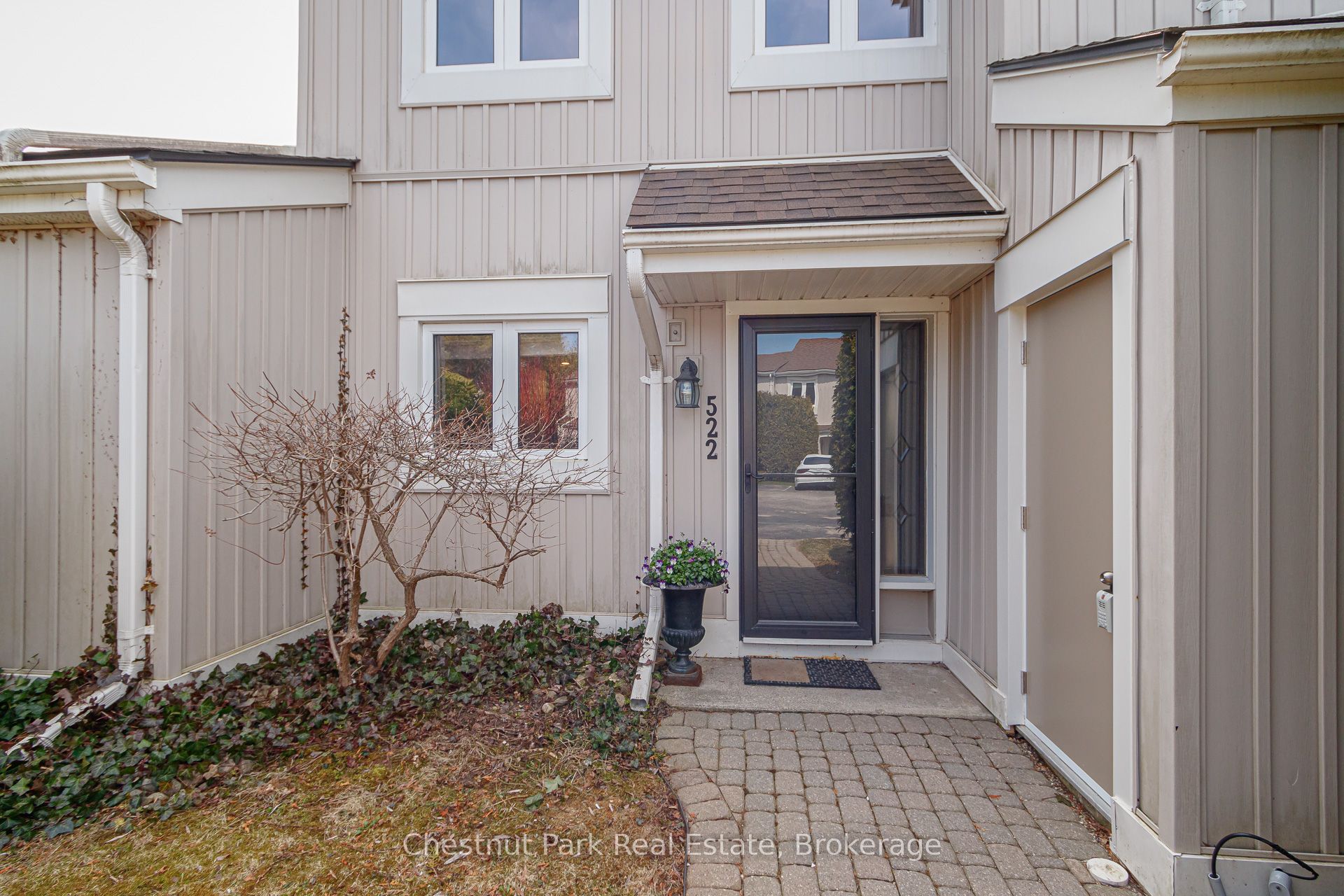 522 Oxbow Crescent Property Photo 3