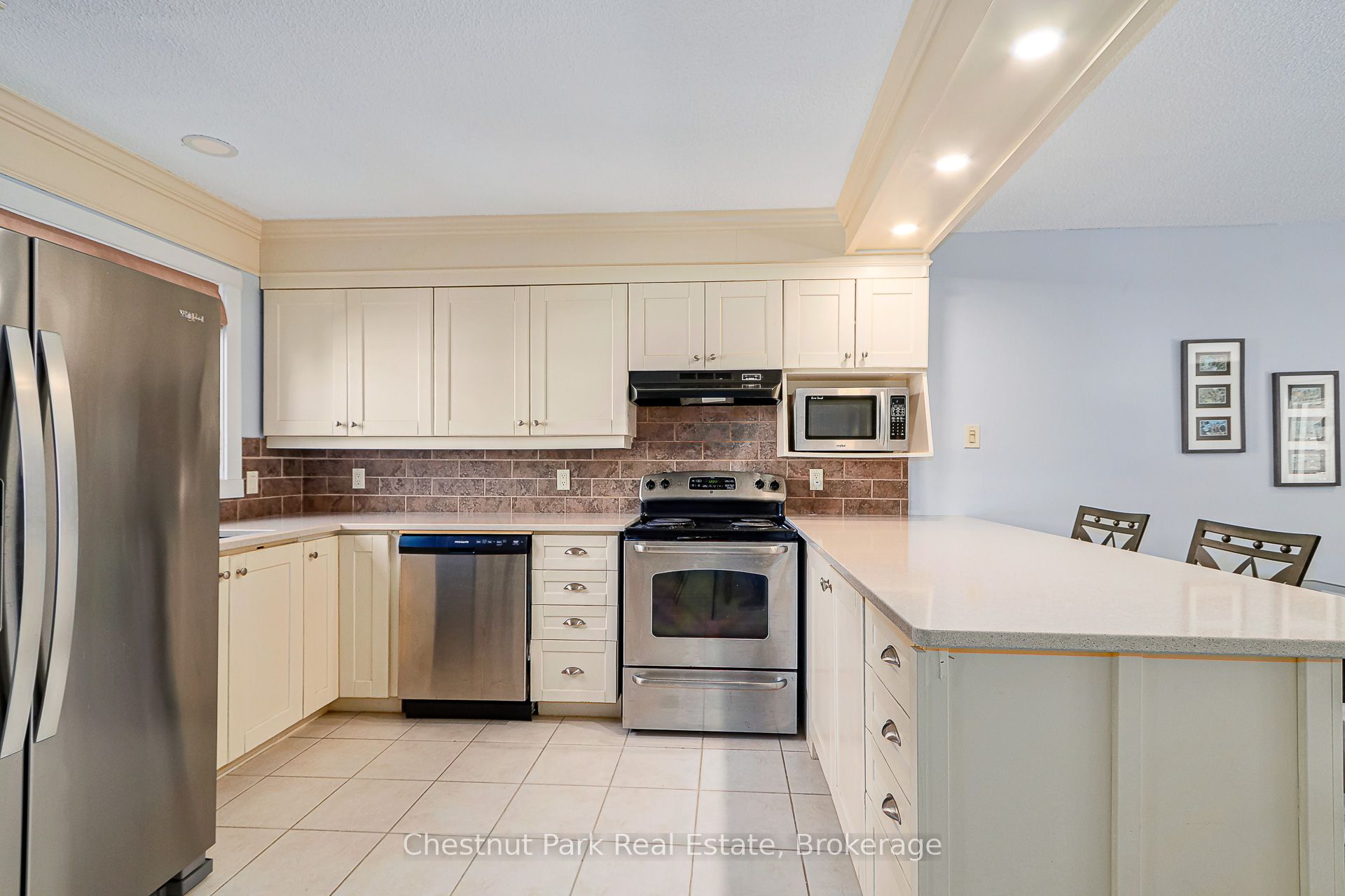522 Oxbow Crescent Property Photo 6