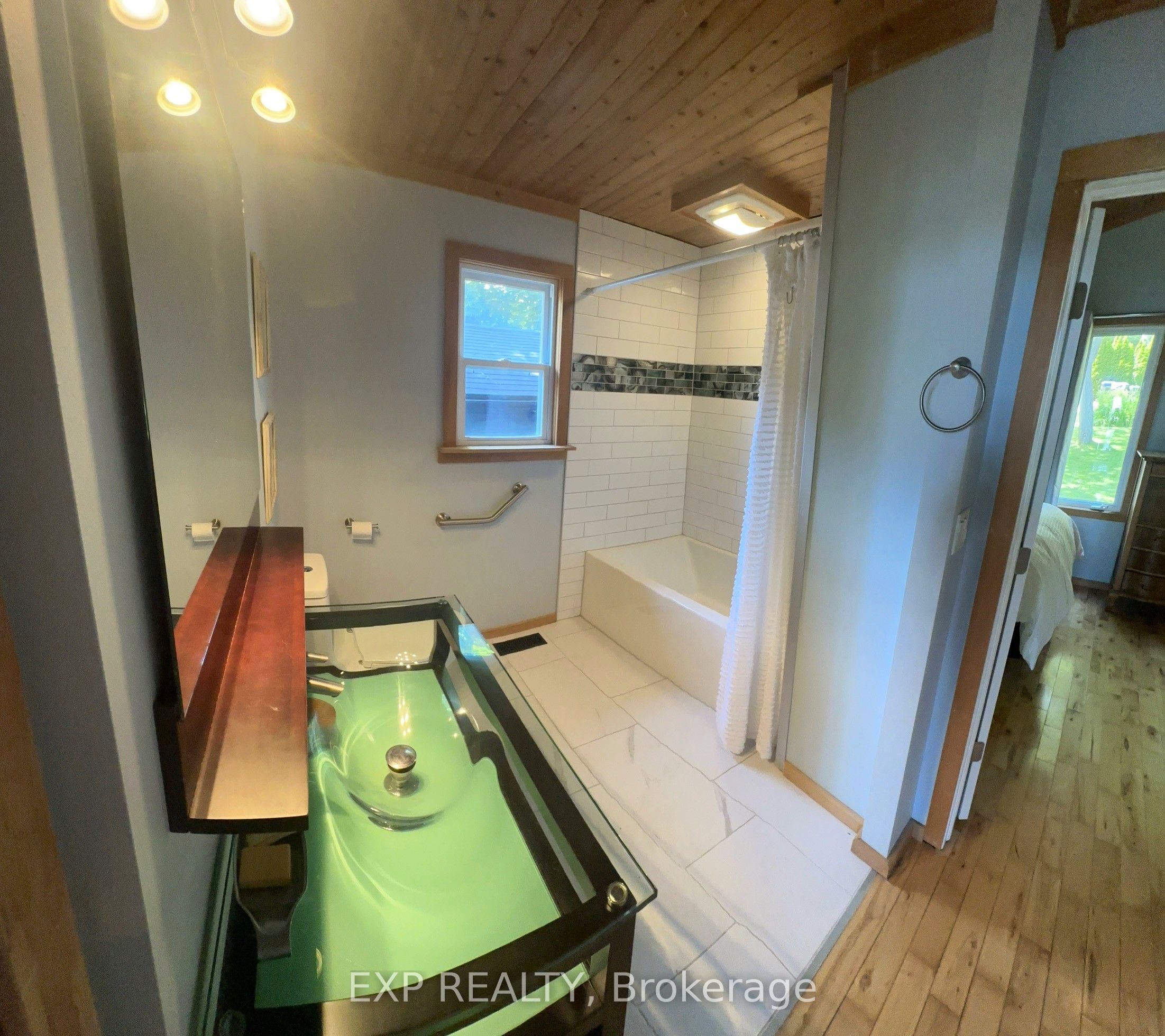 2295 Lakeshore Road E Property Photo 5