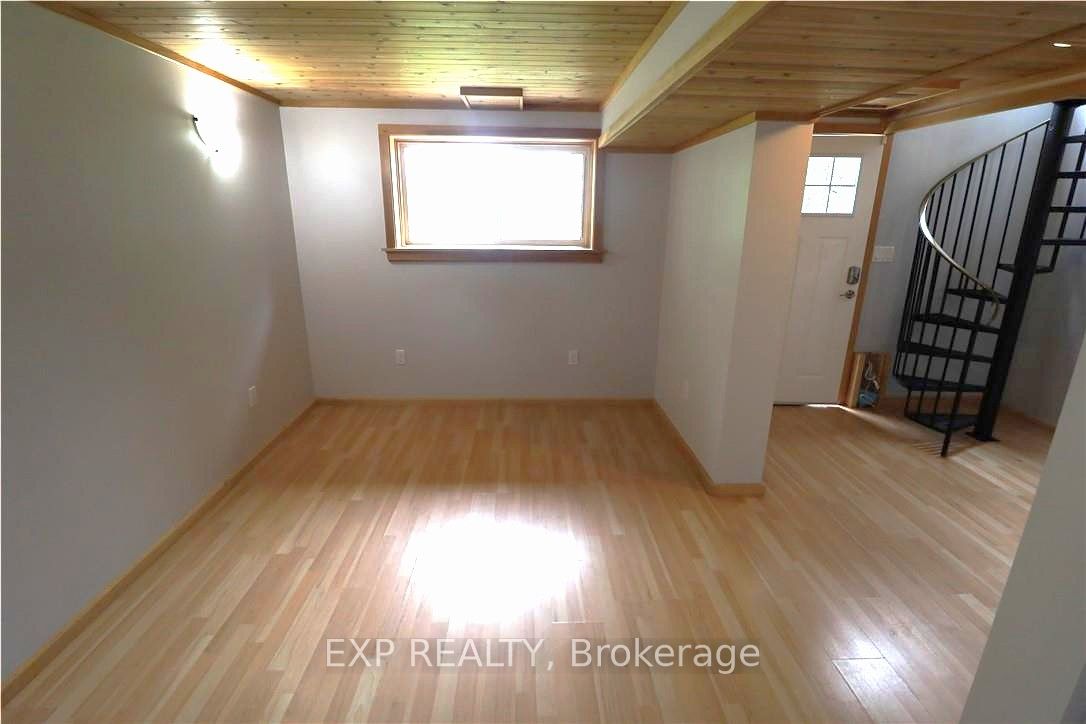 2295 Lakeshore Road E Property Photo 8