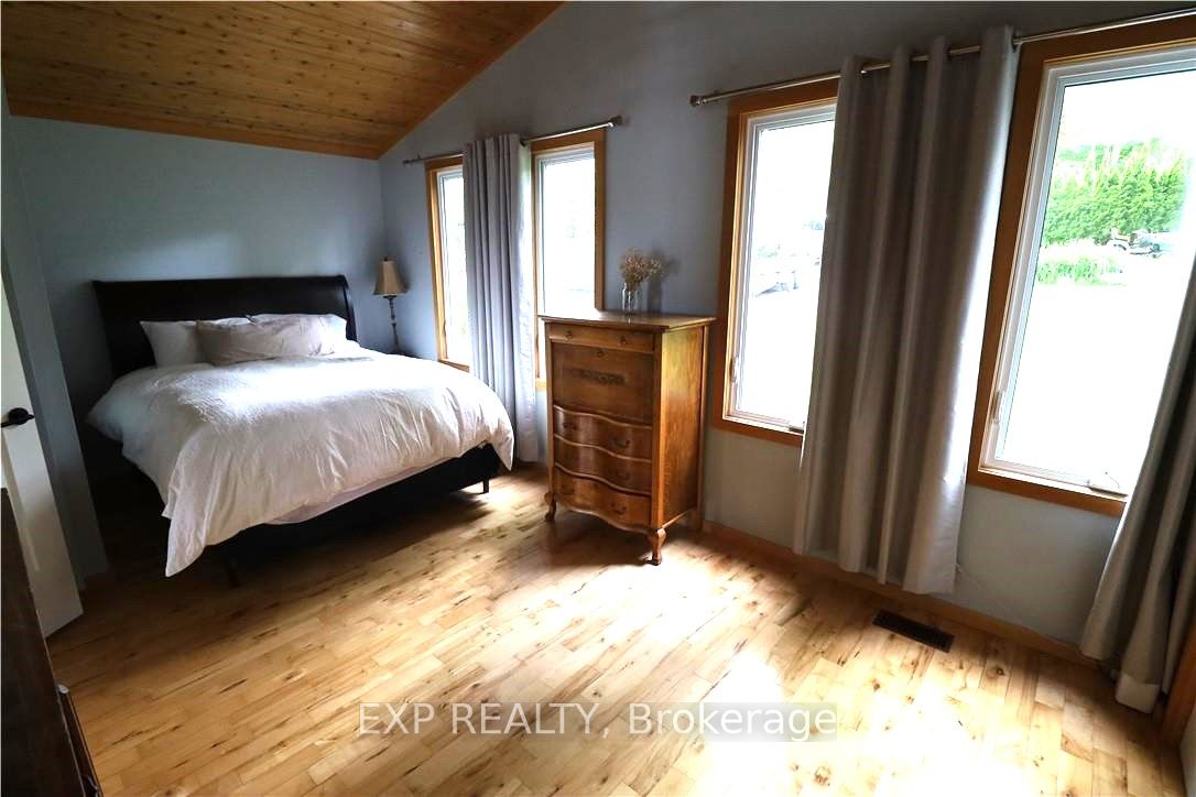 2295 Lakeshore Road E Property Photo 9