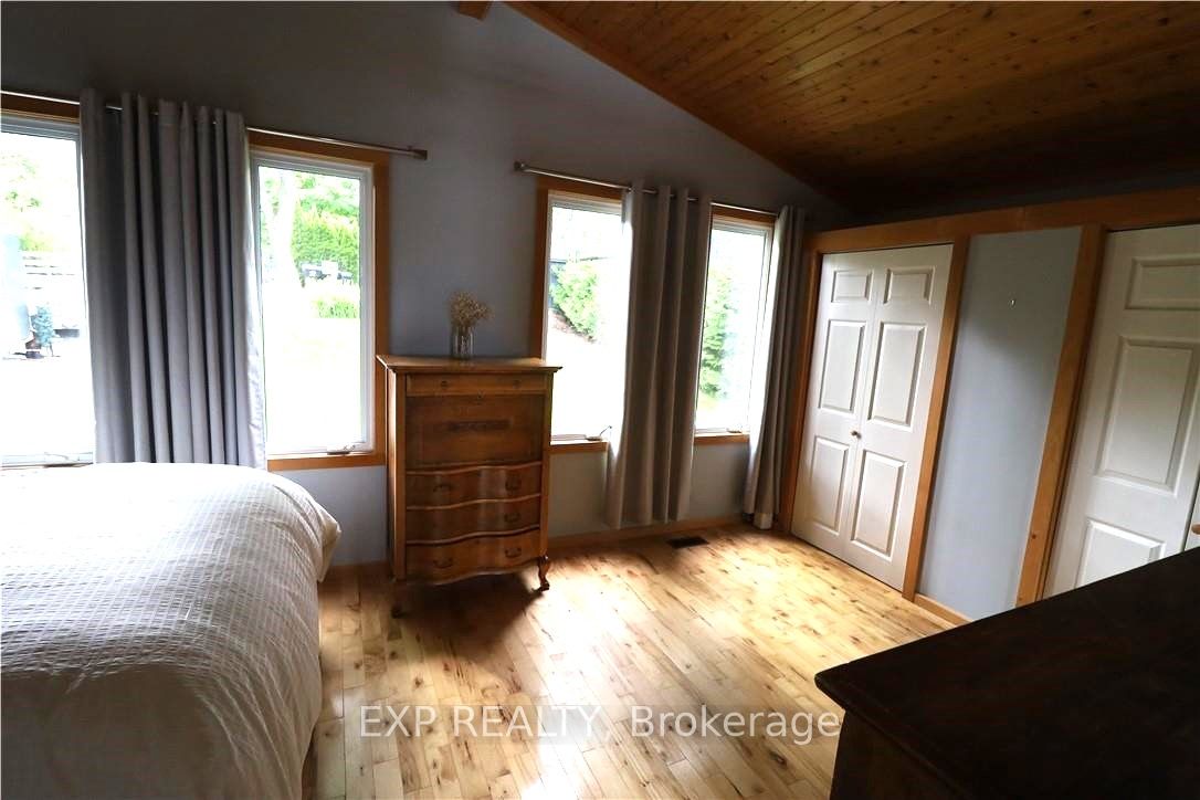 2295 Lakeshore Road E Property Photo 10