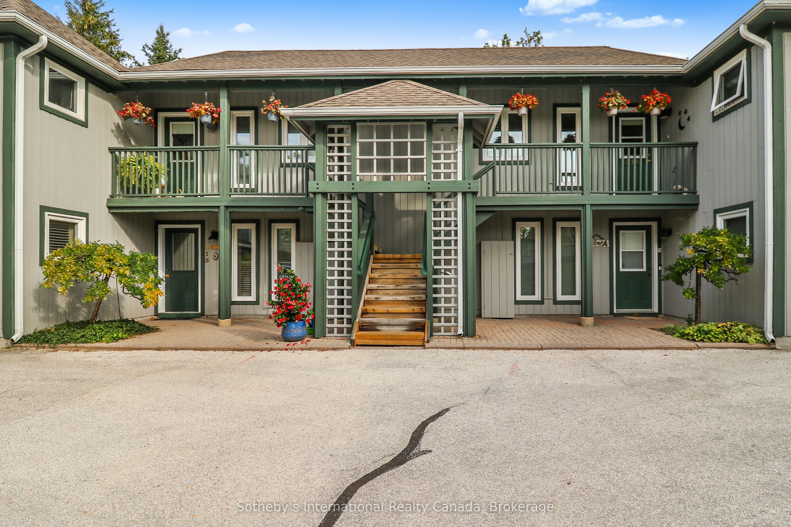 318 Mariners Way Property Photo 1