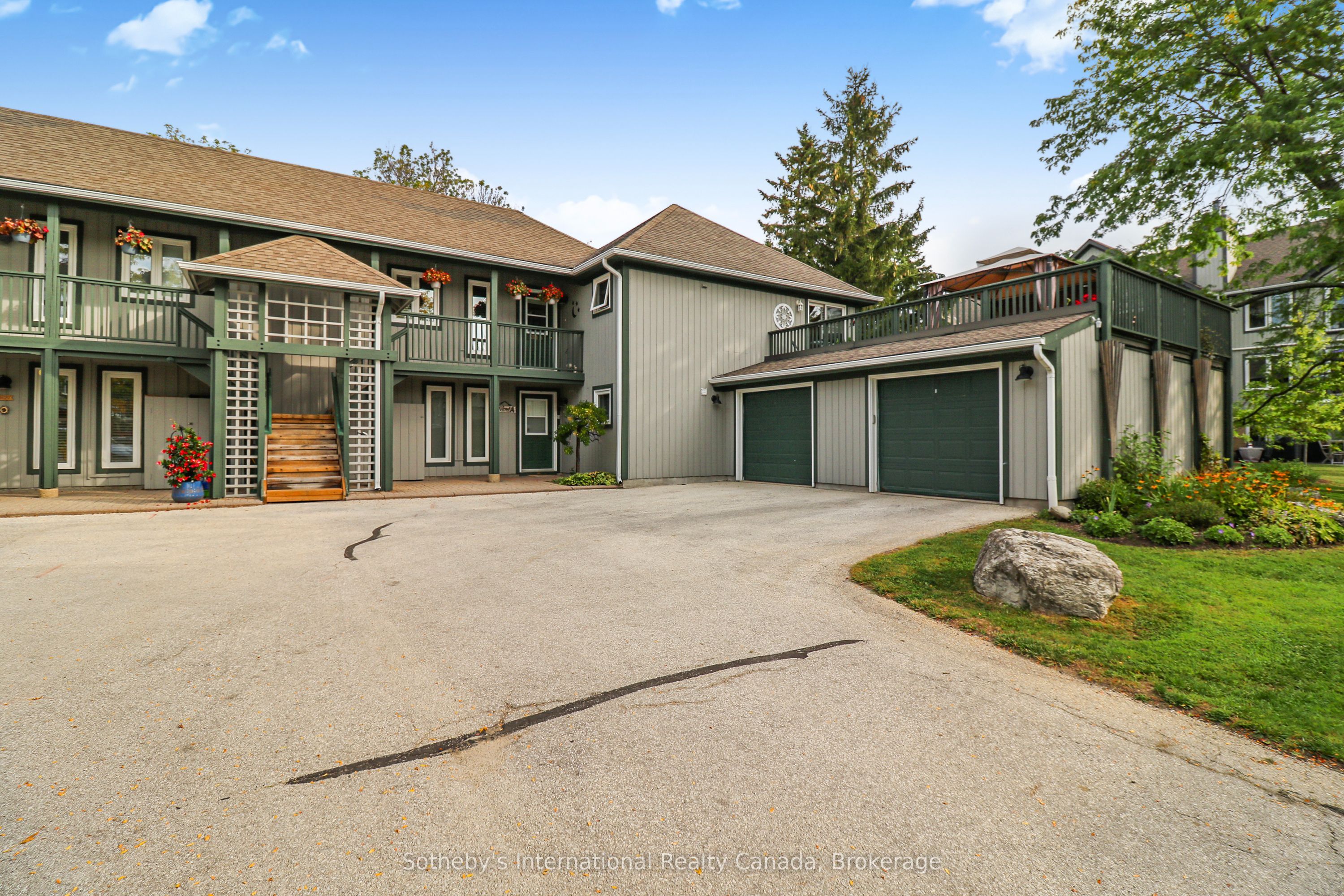318 Mariners Way Property Photo 2
