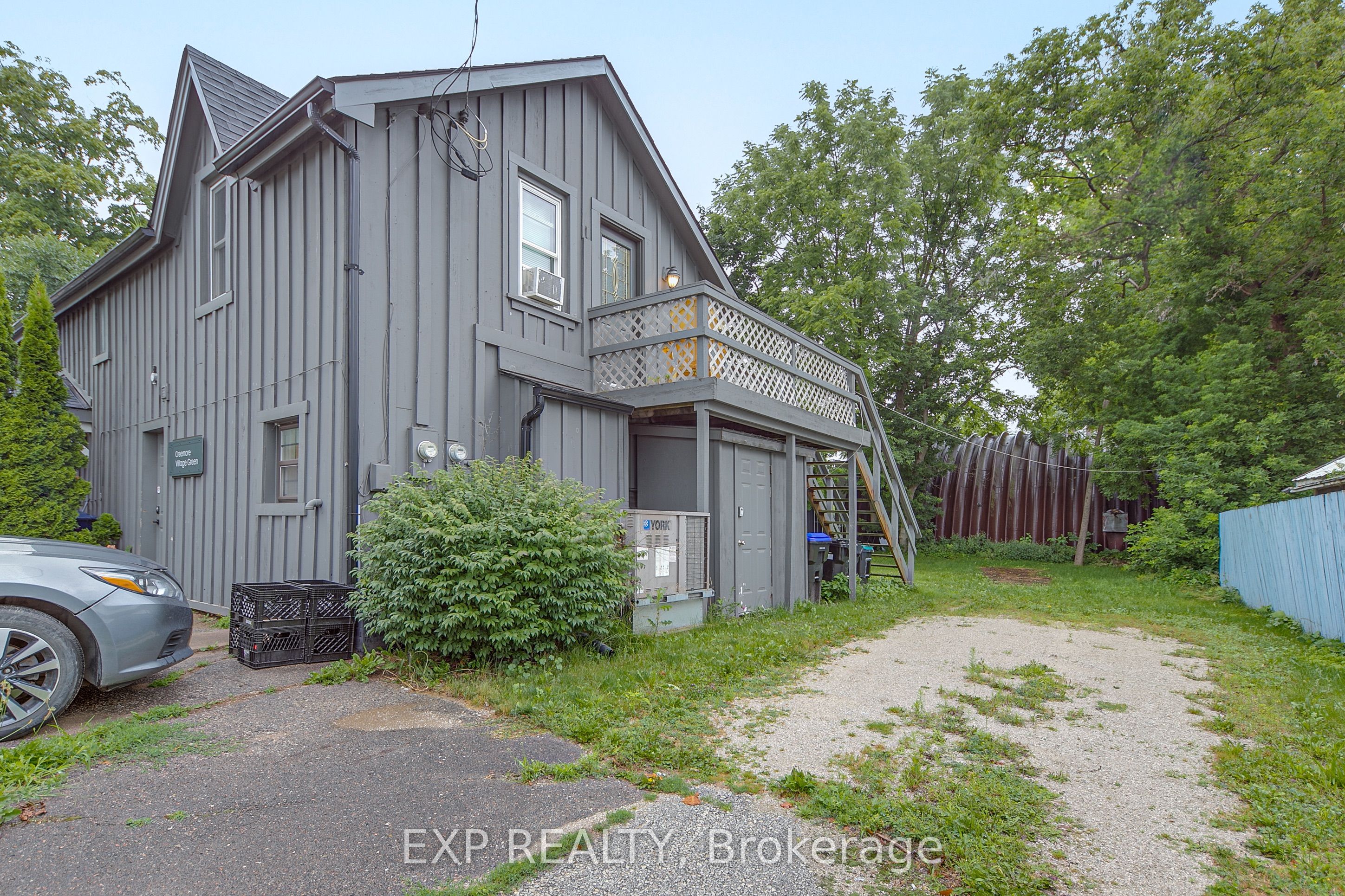 2 Francis Street E Property Photo 11