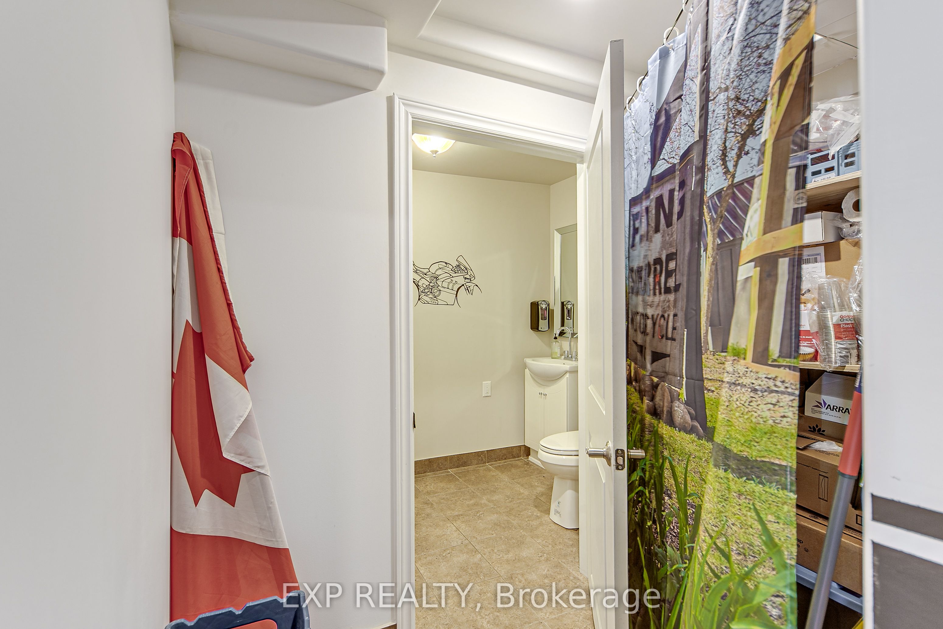 2 Francis Street E Property Photo 17