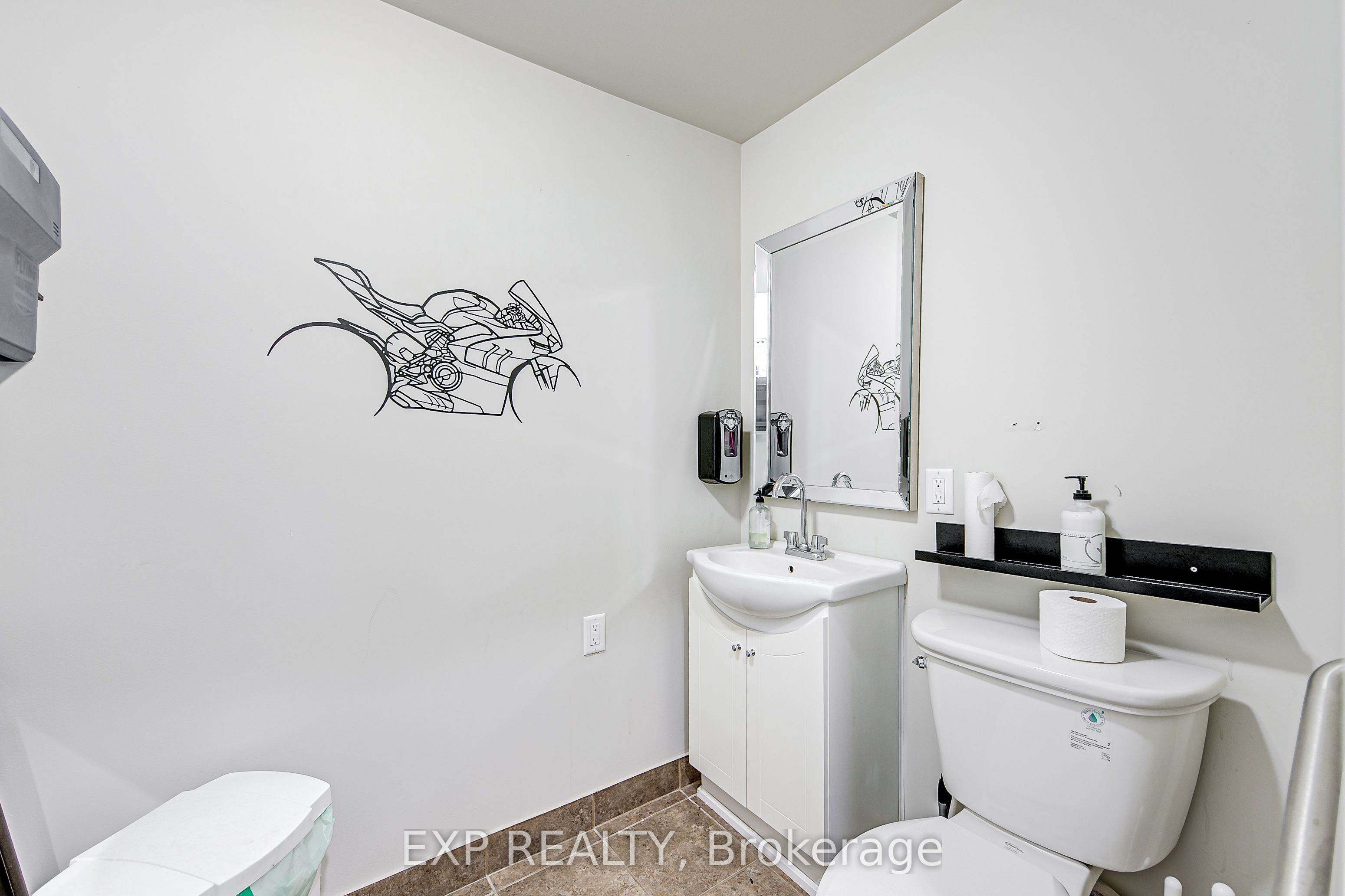 2 Francis Street E Property Photo 18