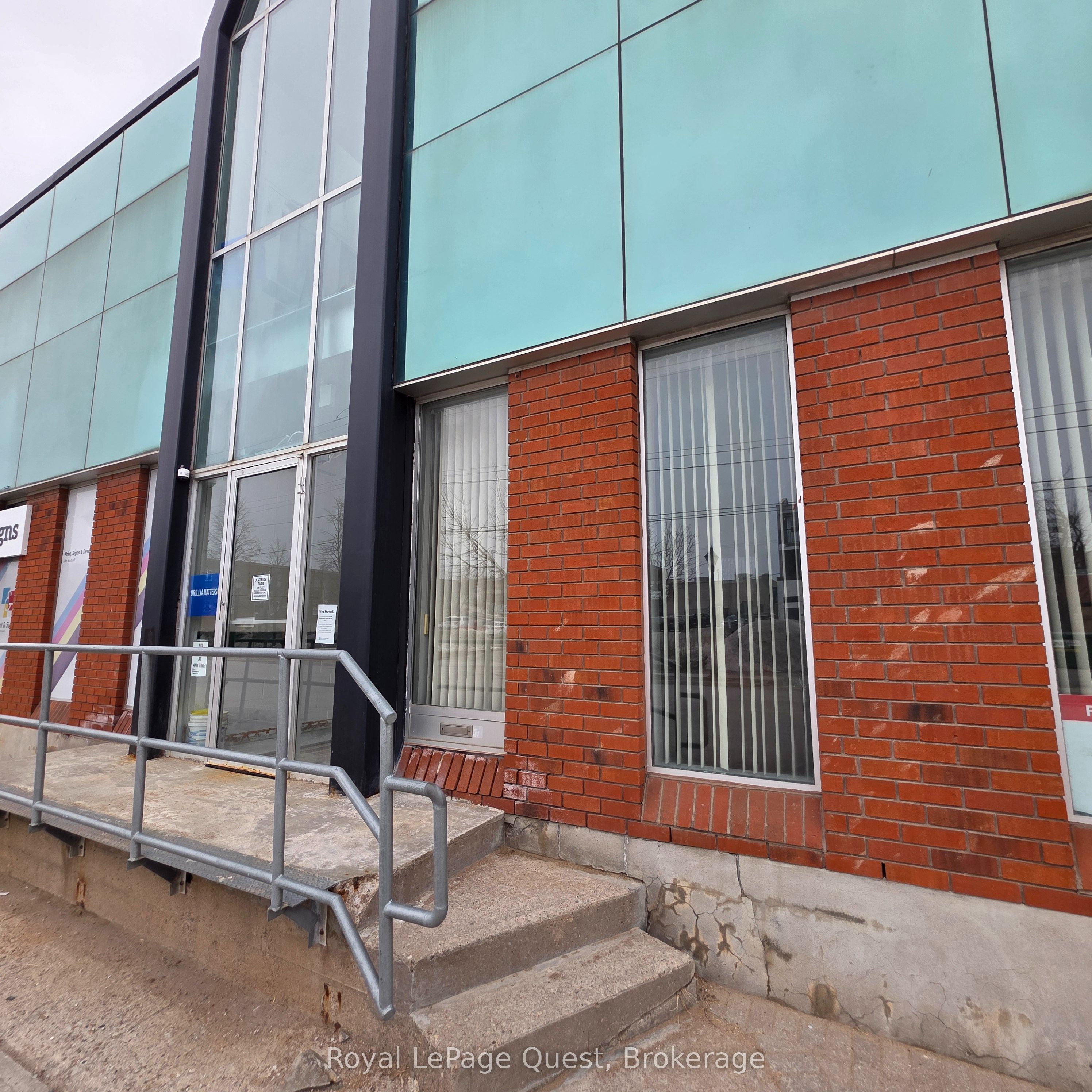 17 Colborne Street E Property Photo 1