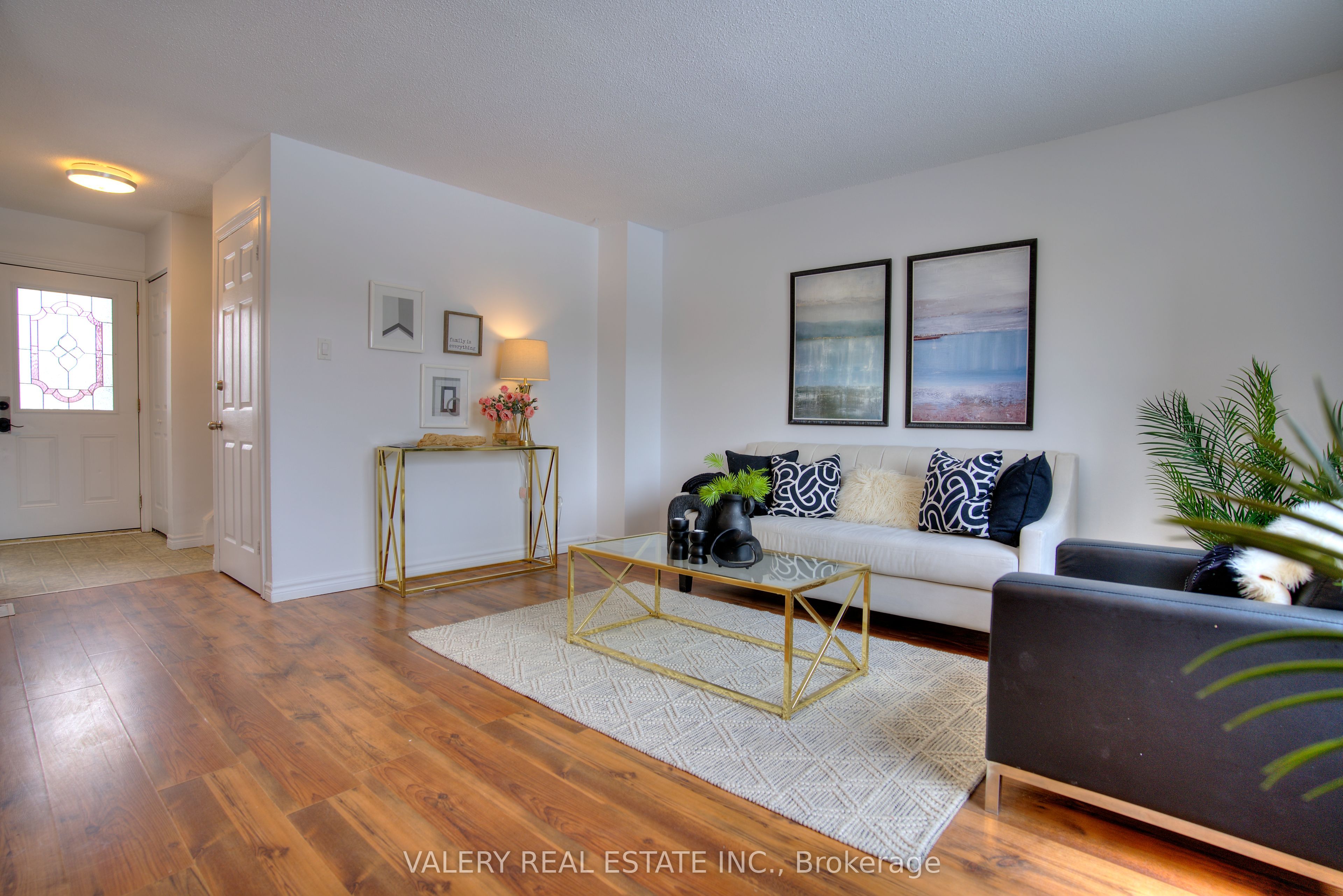24 Lampman Lane