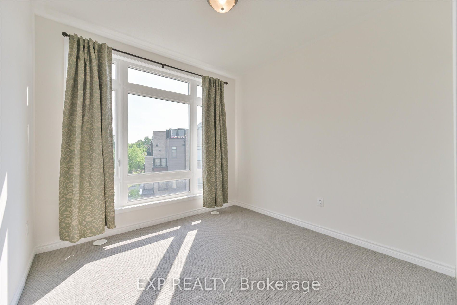 48 Wyn Wood Lane Property Photo 33