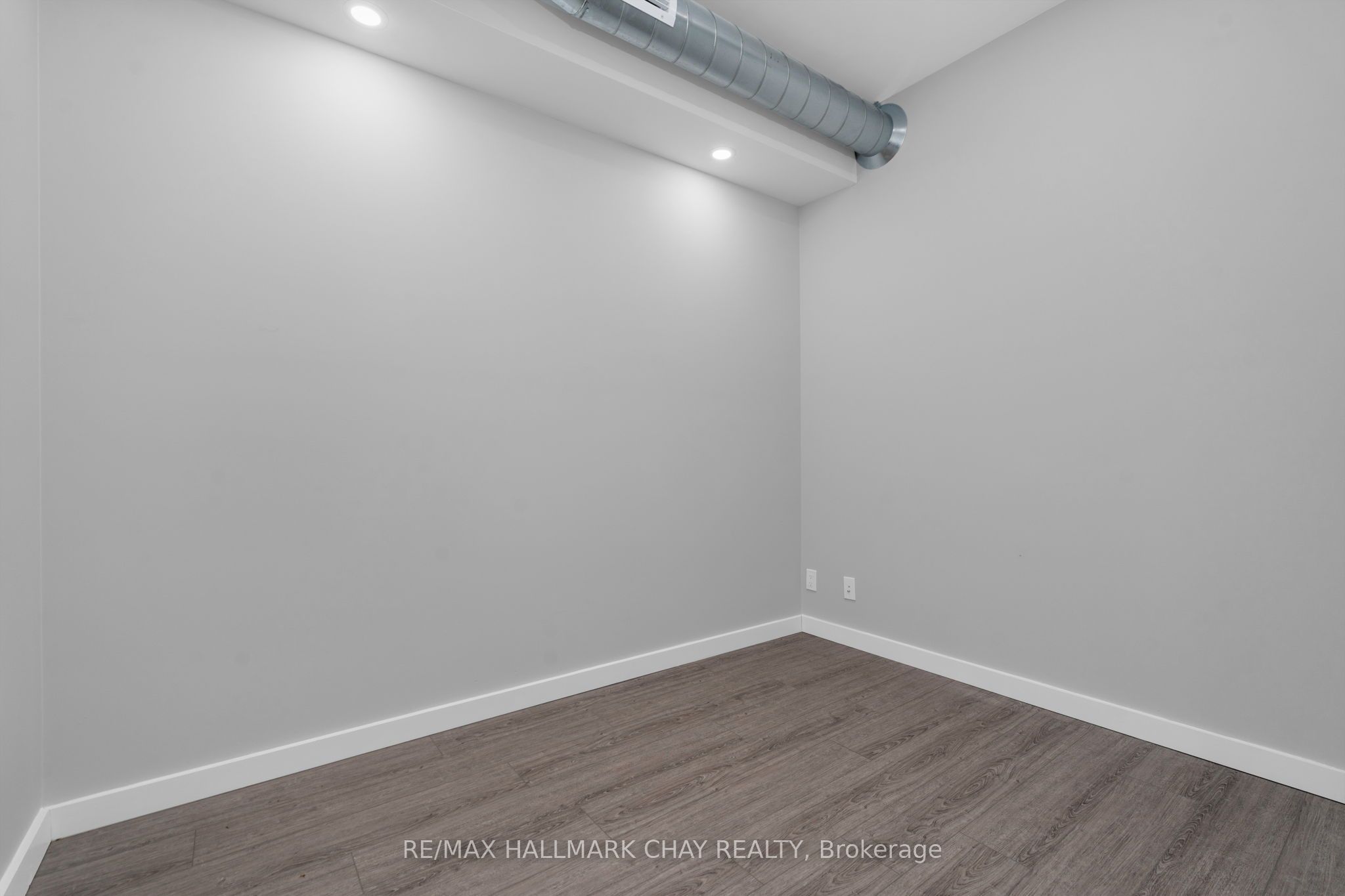 163 Mary Street Property Photo 6