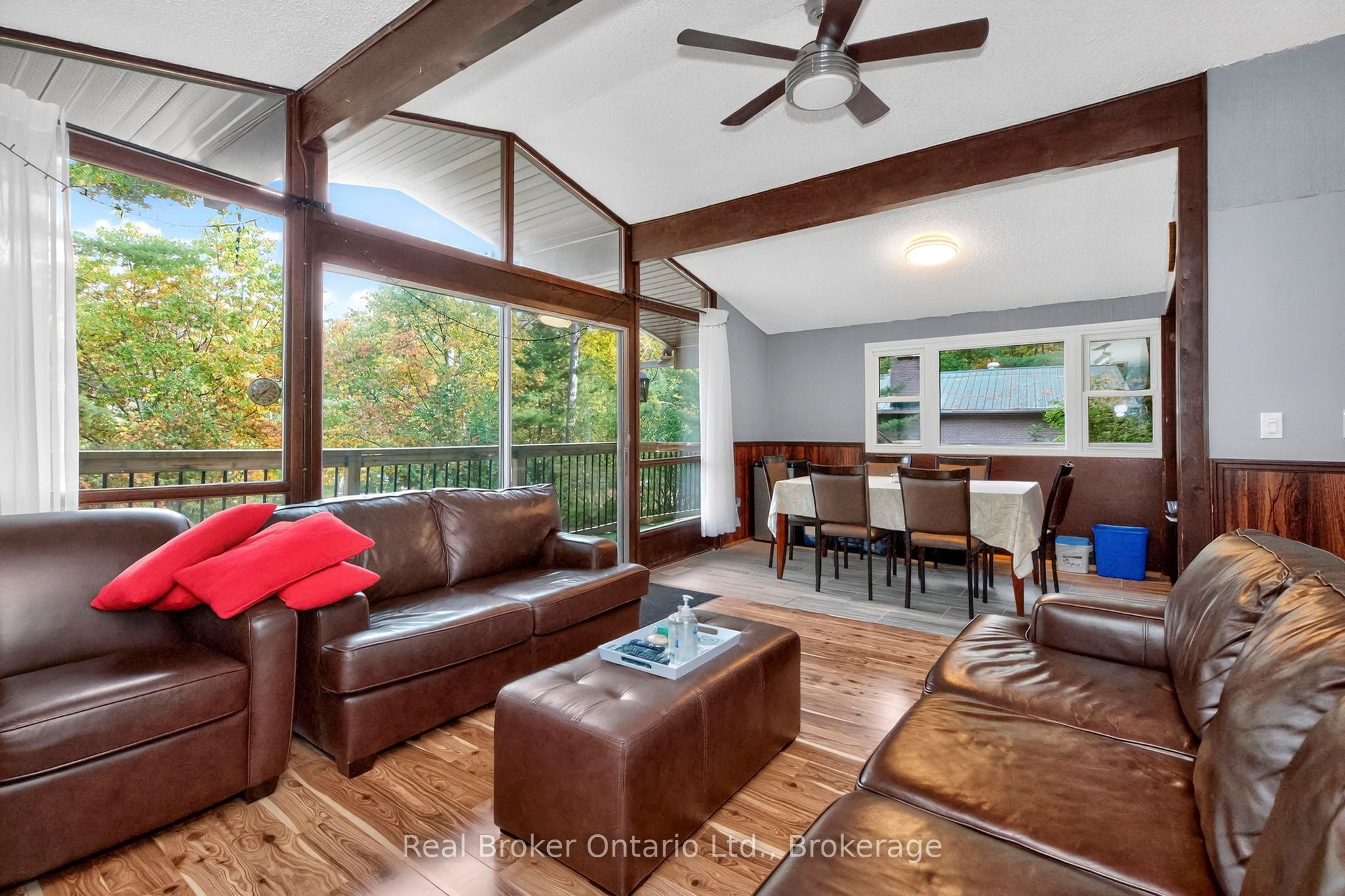 1950 Champlain Road Property Photo 6