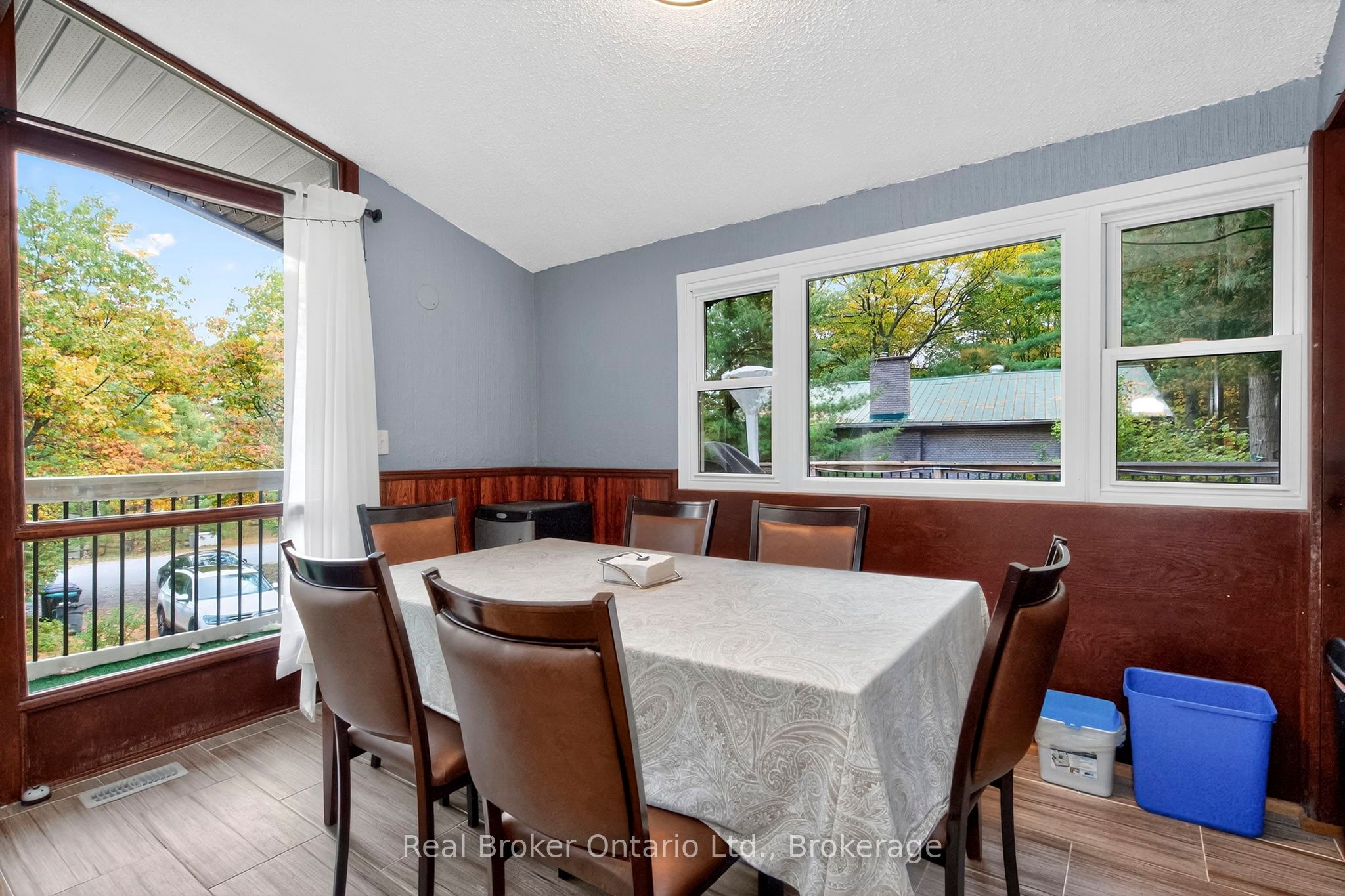 1950 Champlain Road Property Photo 7