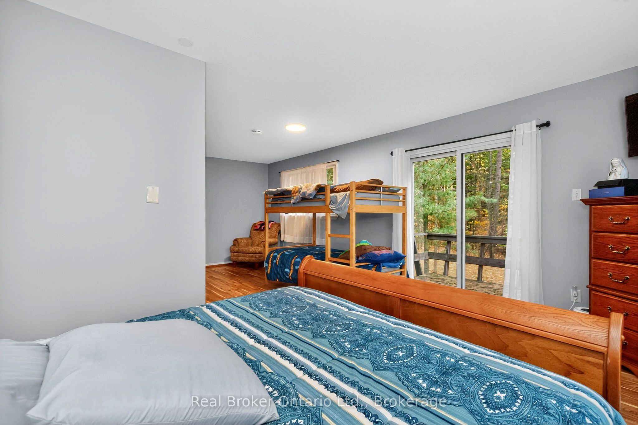 1950 Champlain Road Property Photo 14