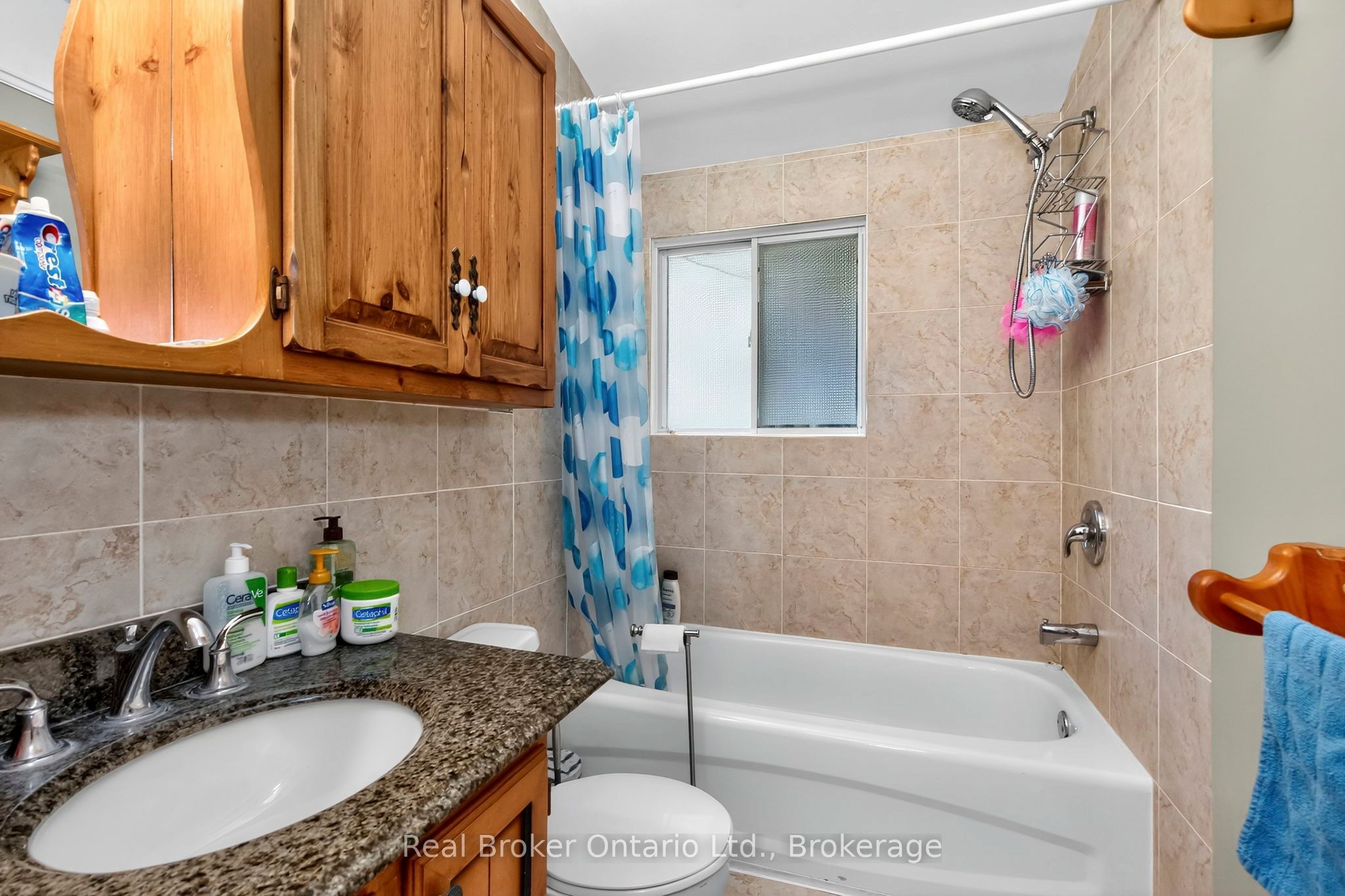 1950 Champlain Road Property Photo 15