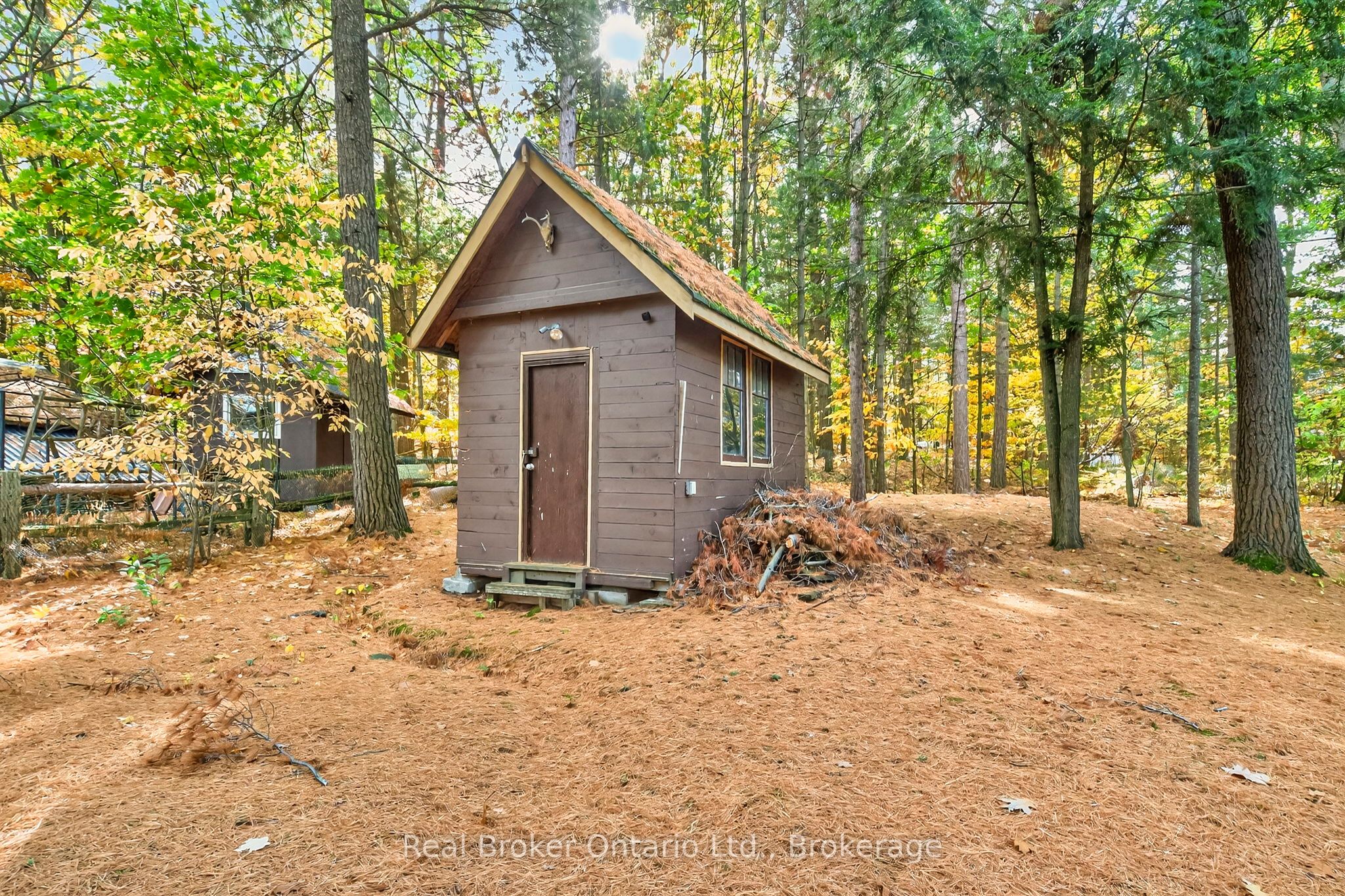 1950 Champlain Road Property Photo 27