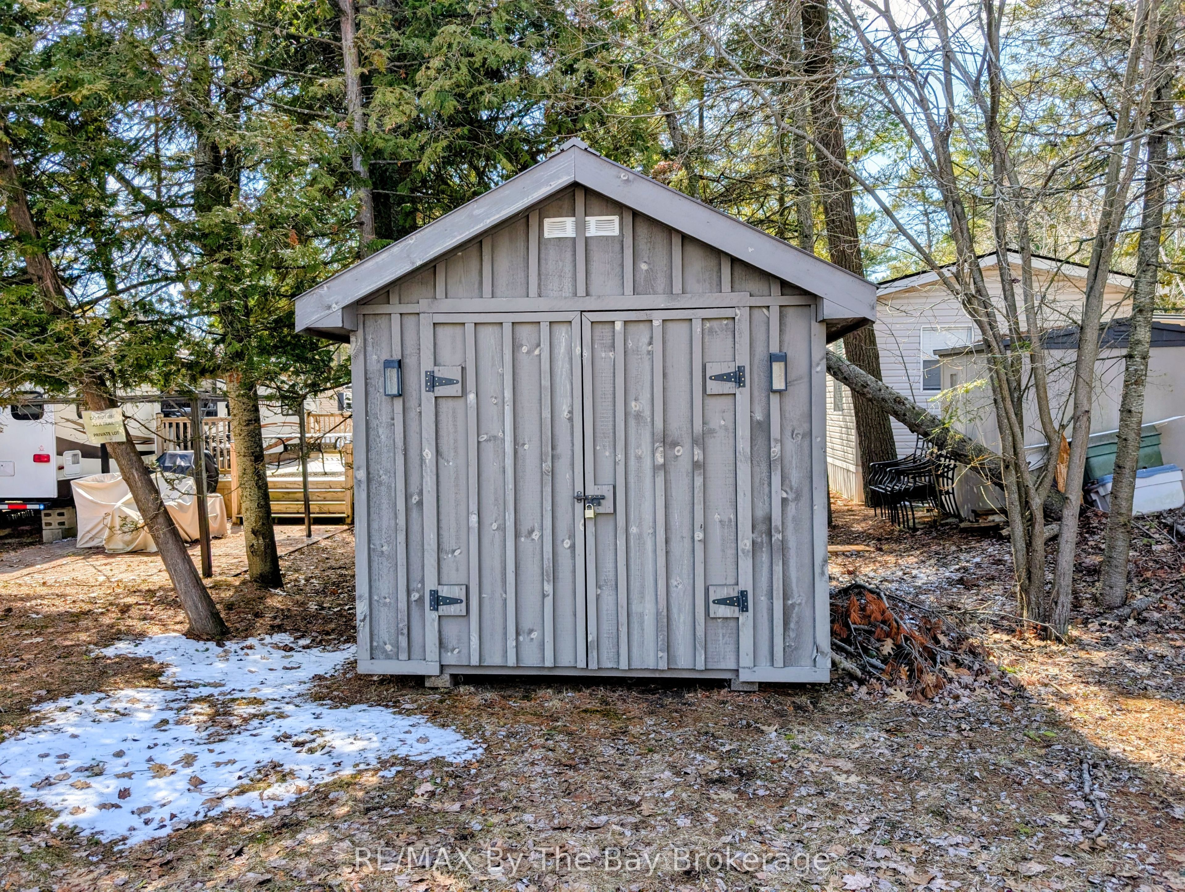 42 TEMAGAMI Trail Property Photo 1