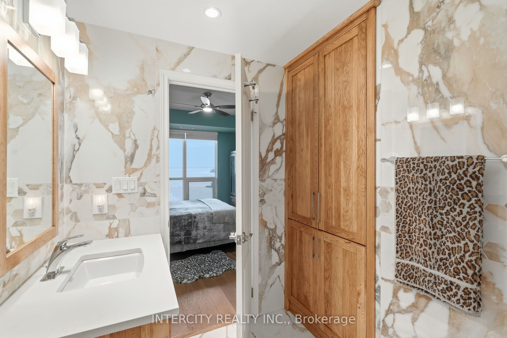 699 Aberdeen Boulevard 905 Property Photo 10