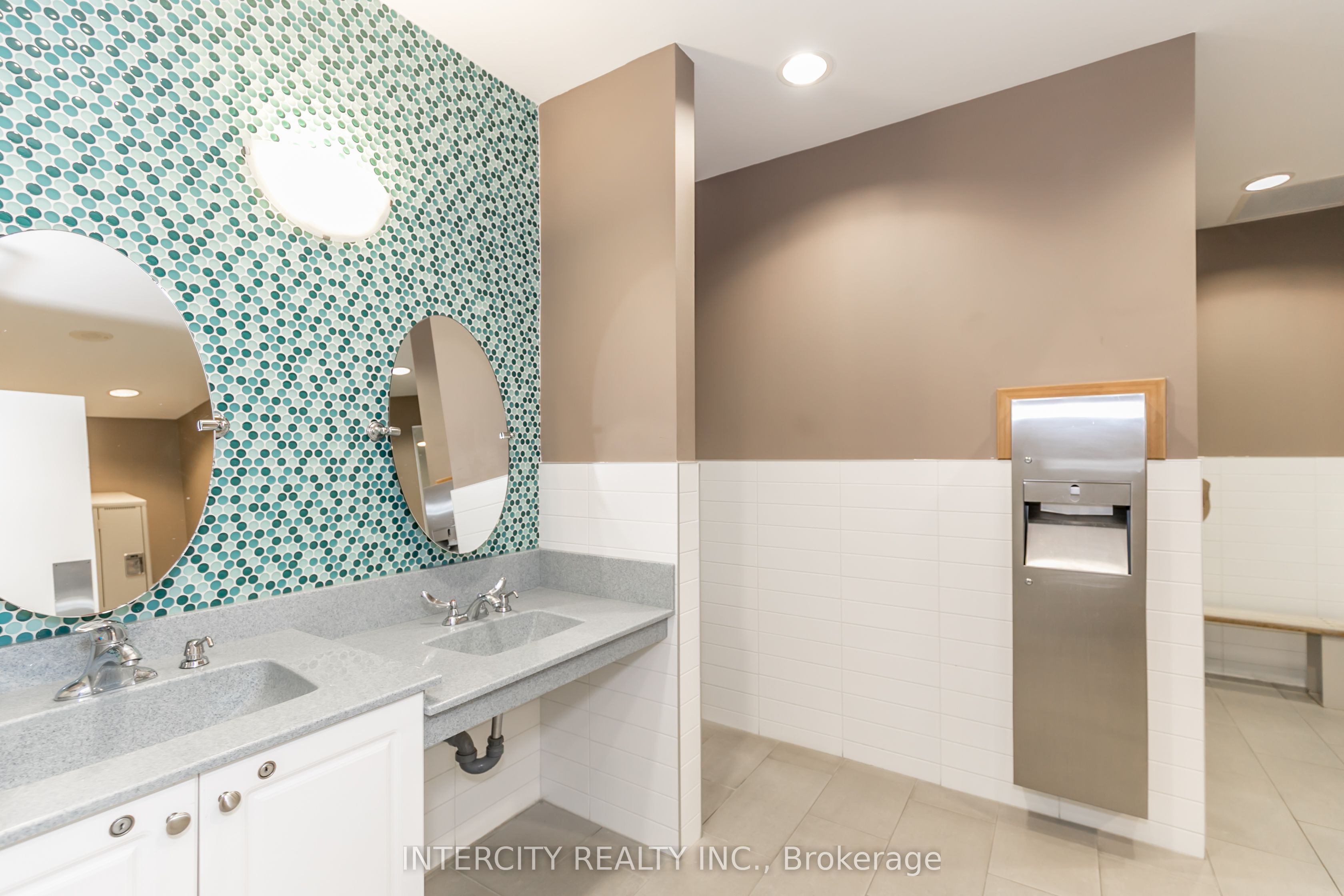 699 Aberdeen Boulevard 905 Property Photo 23