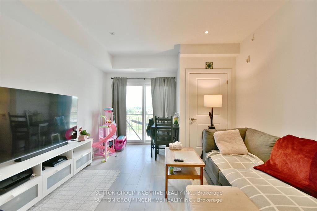 299 Cundles Road E 608 Property Photo 6
