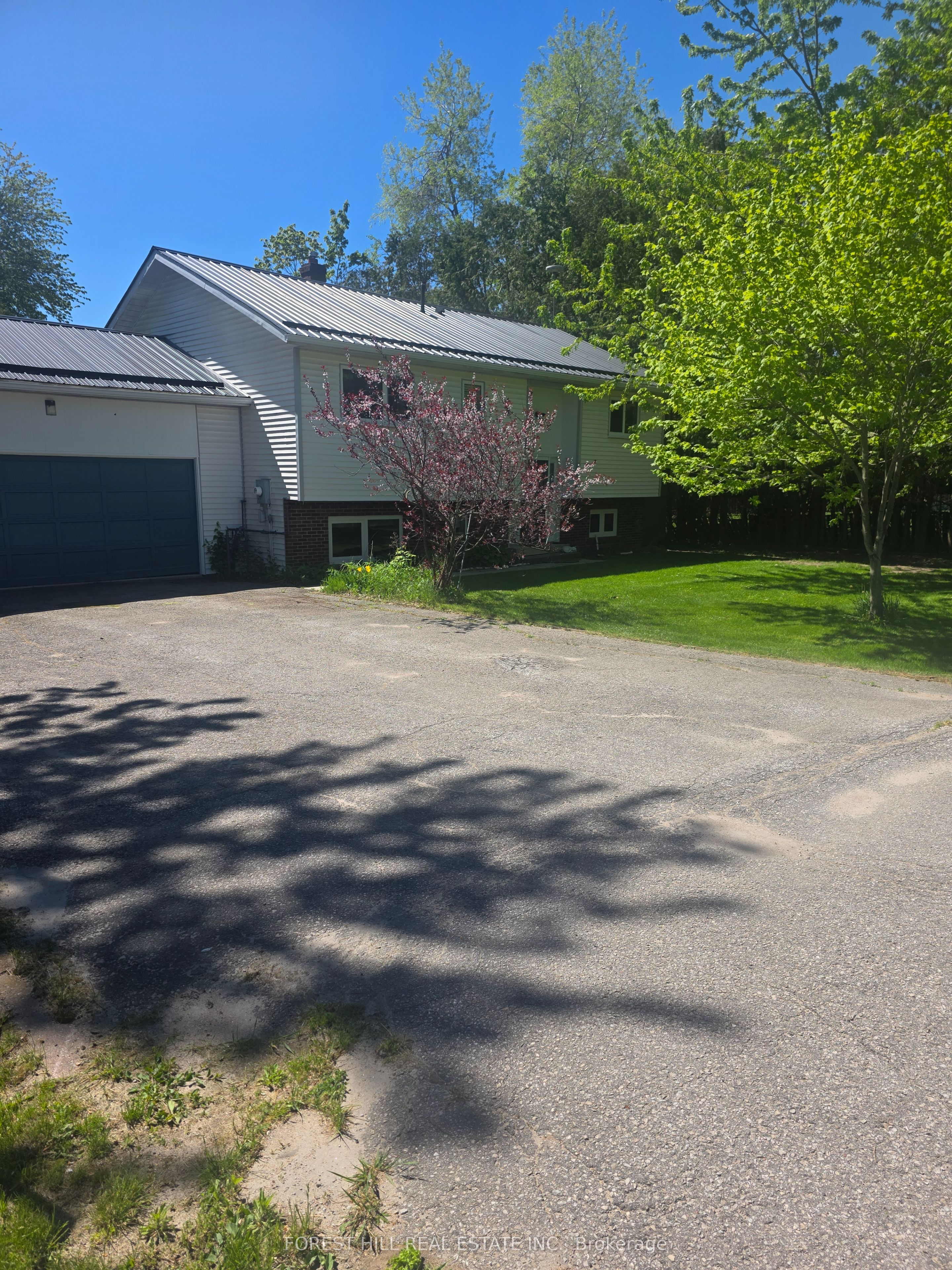859 Lakeshore Road E Property Photo 1
