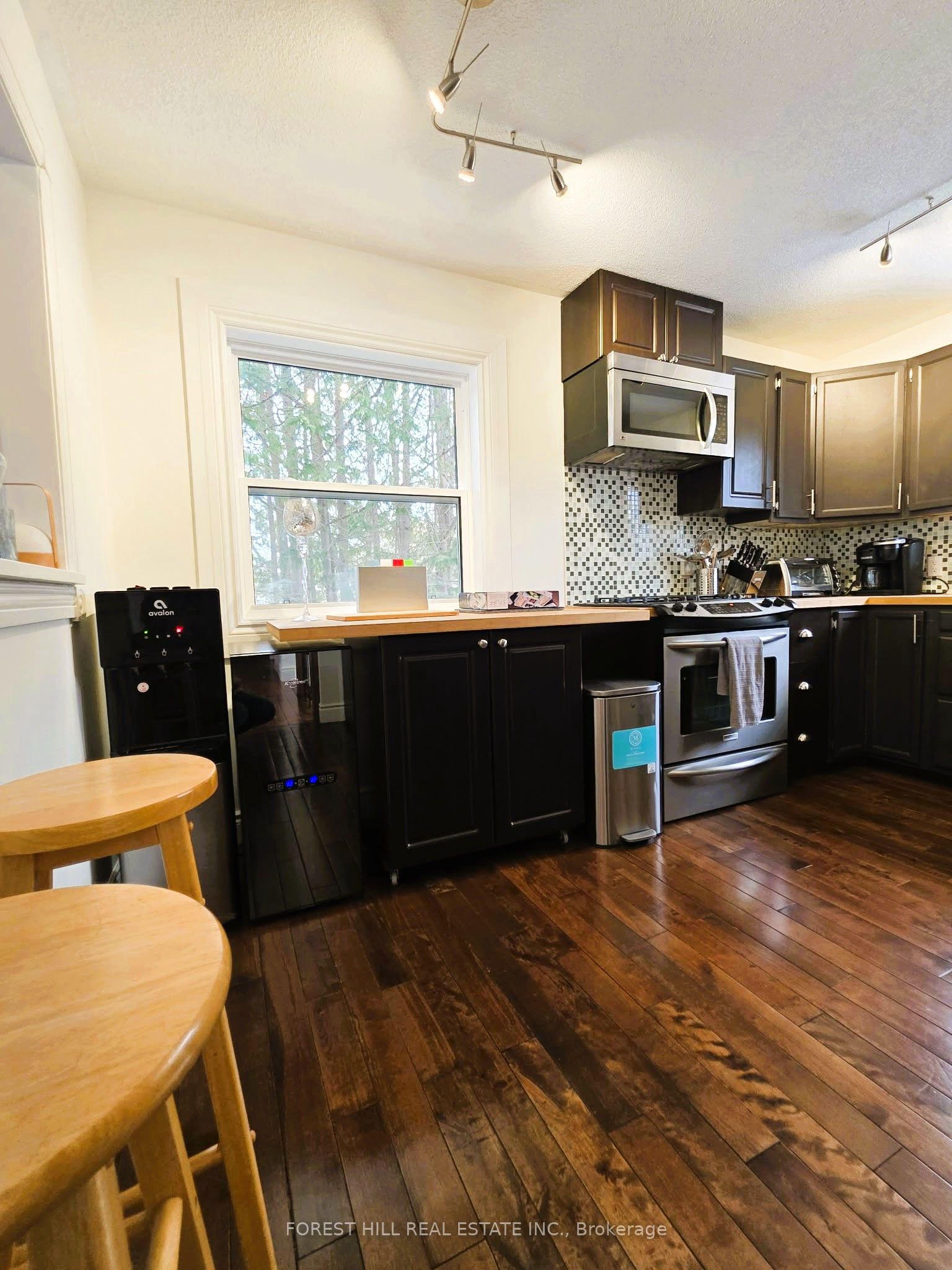 859 Lakeshore Road E Property Photo 5