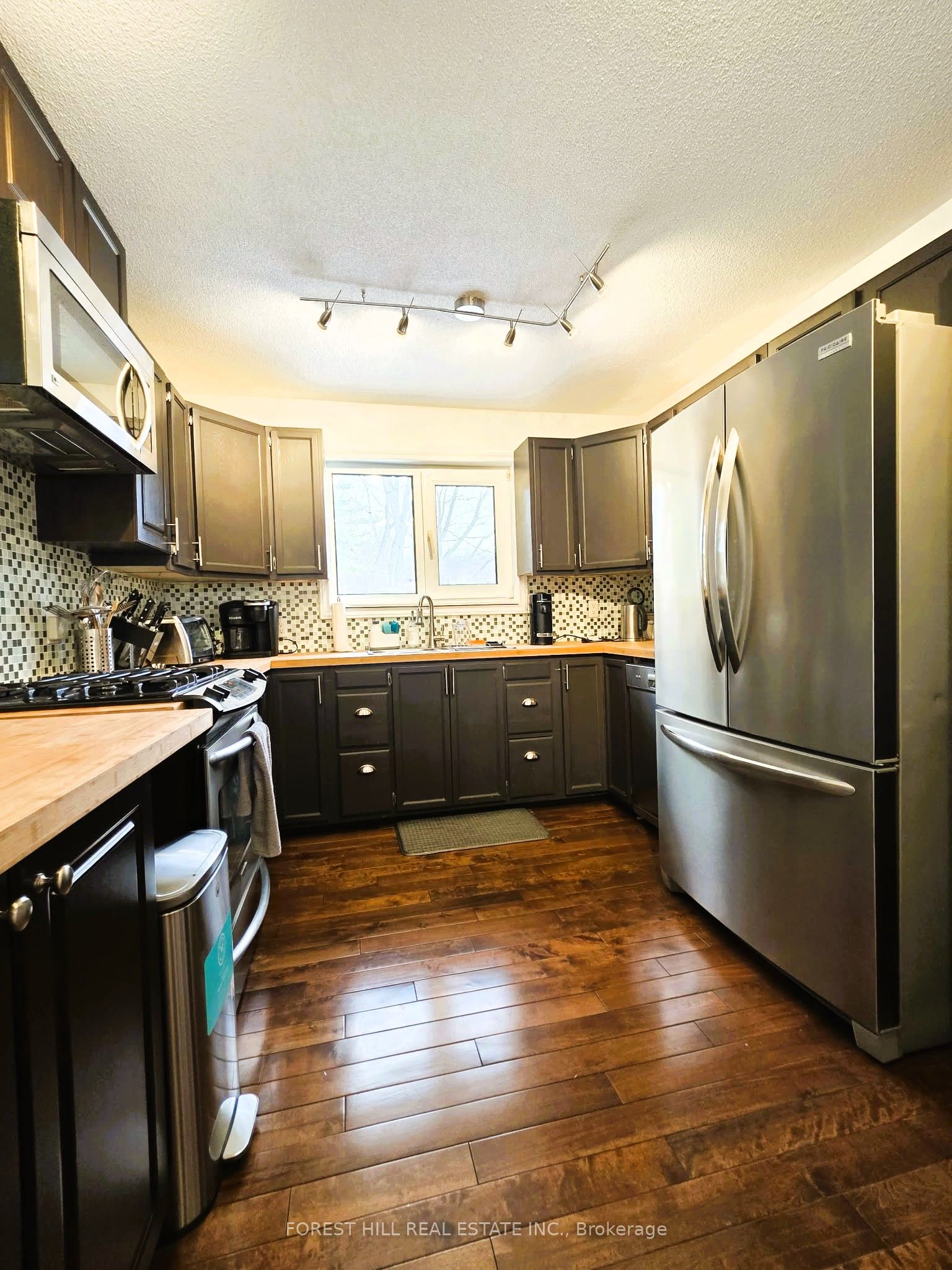 859 Lakeshore Road E Property Photo 6