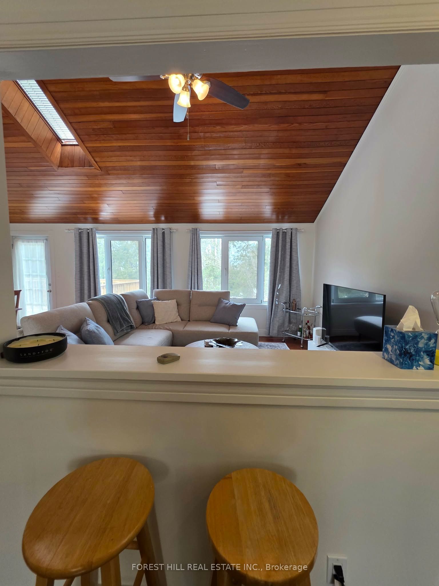 859 Lakeshore Road E Property Photo 8