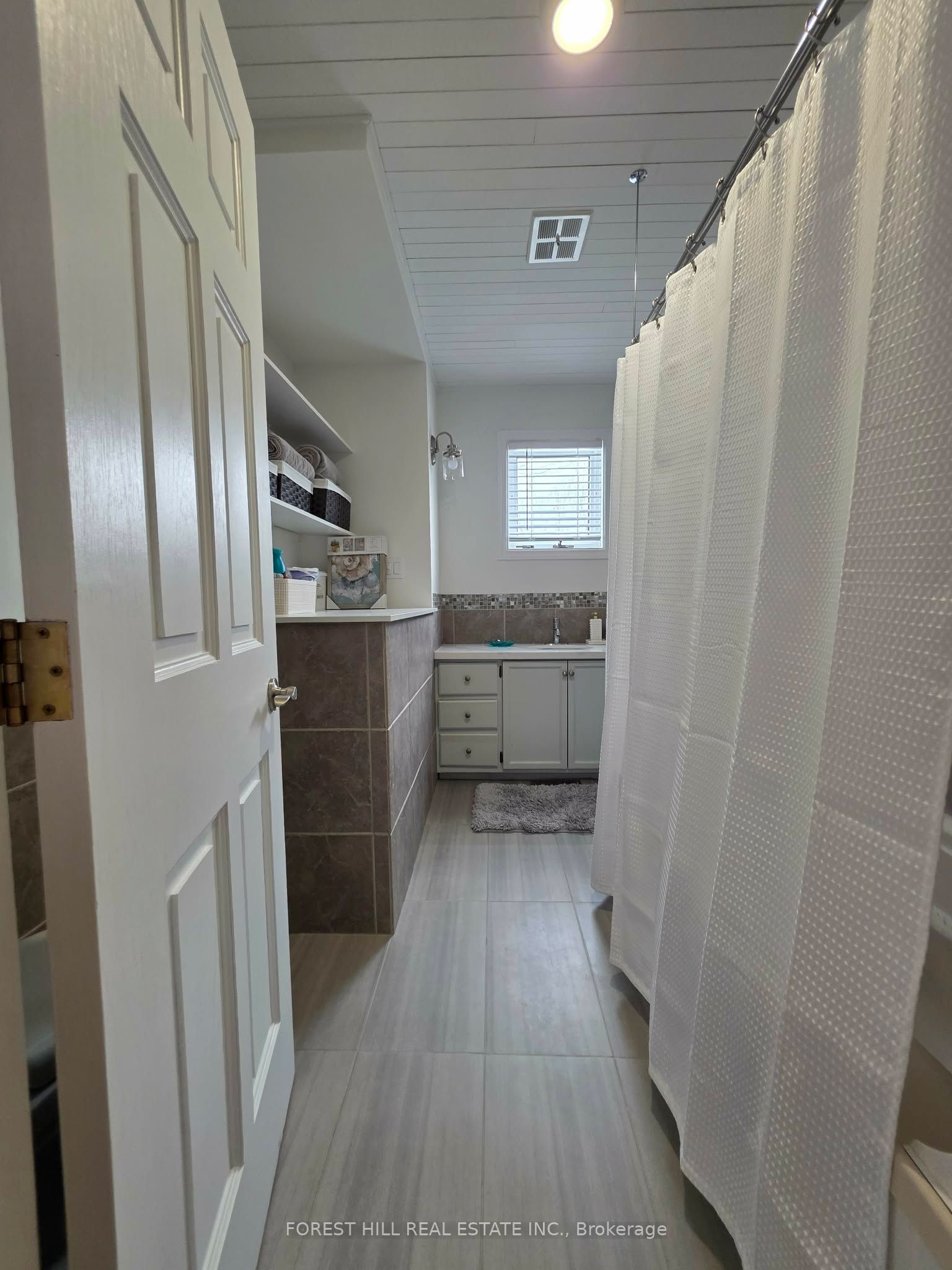 859 Lakeshore Road E Property Photo 12