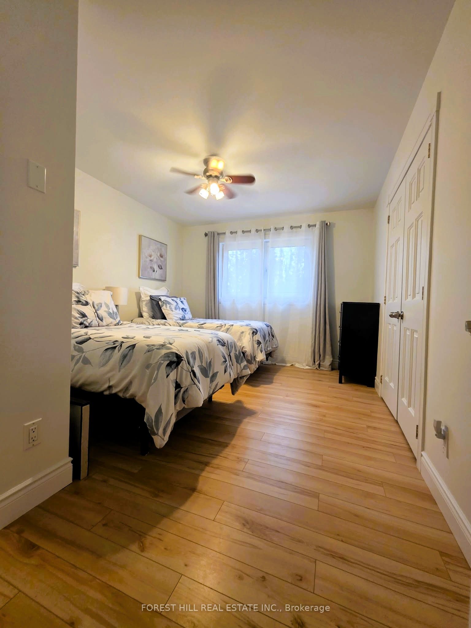859 Lakeshore Road E Property Photo 16
