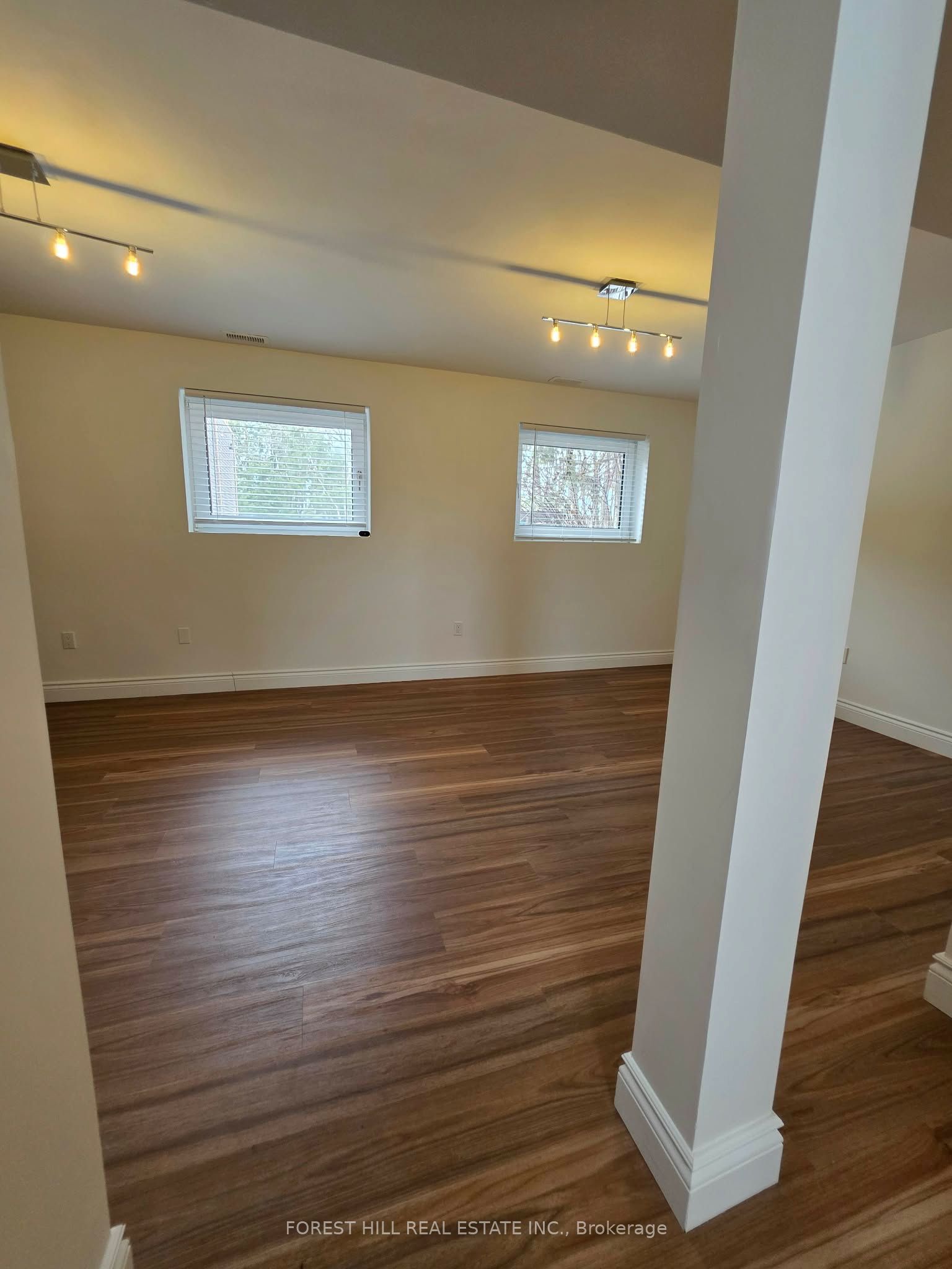 859 Lakeshore Road E Property Photo 19