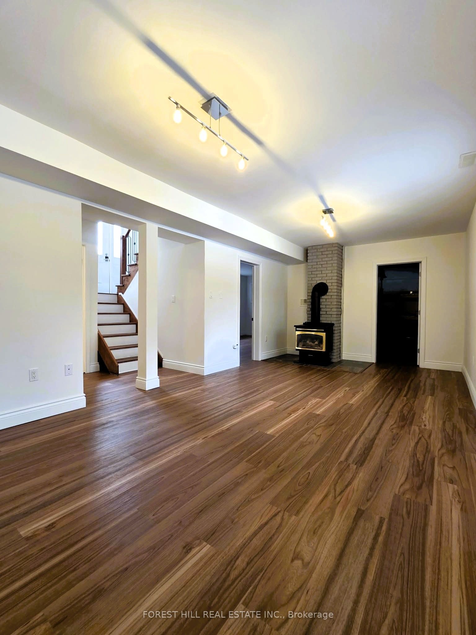 859 Lakeshore Road E Property Photo 20