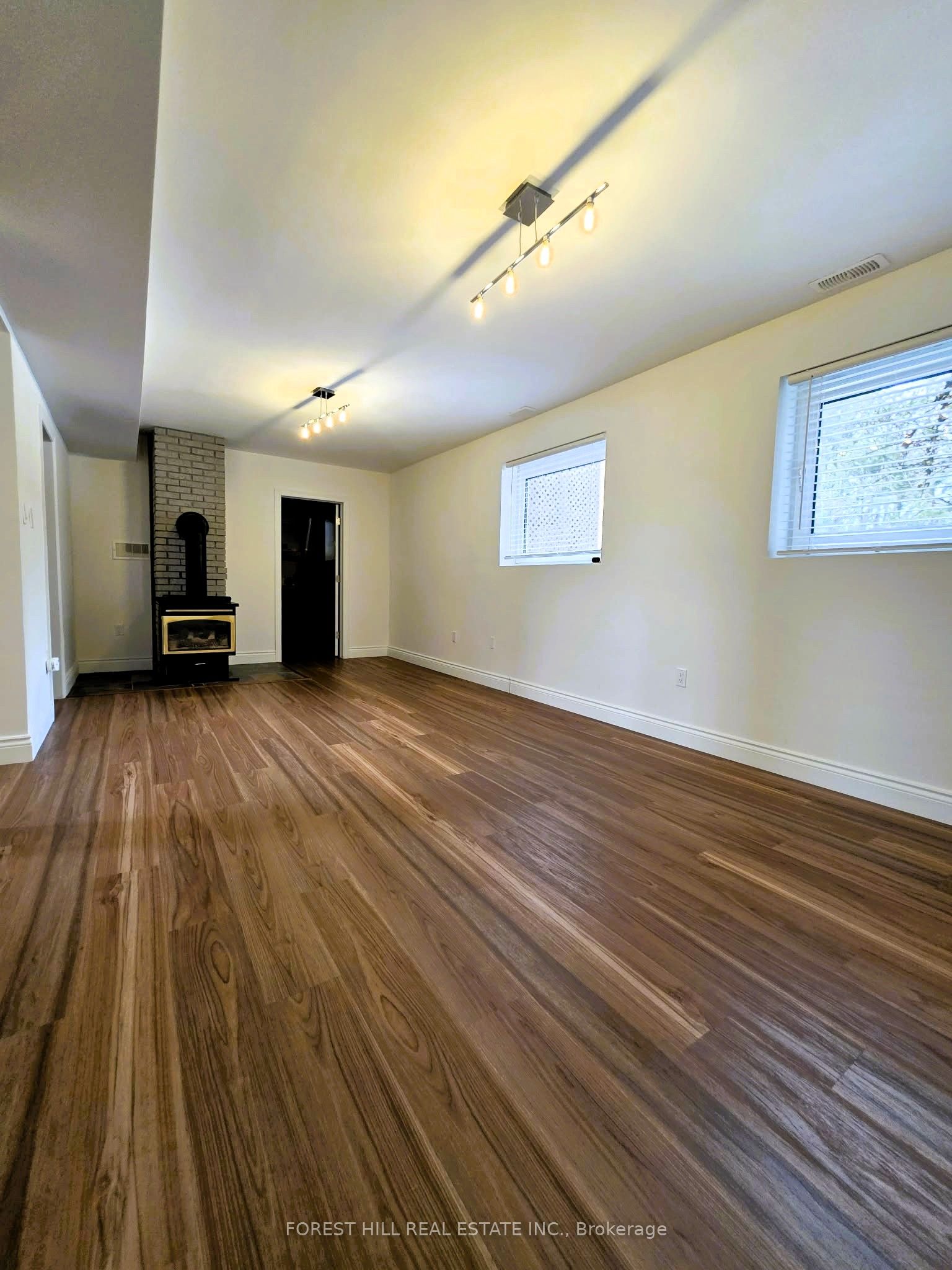 859 Lakeshore Road E Property Photo 21