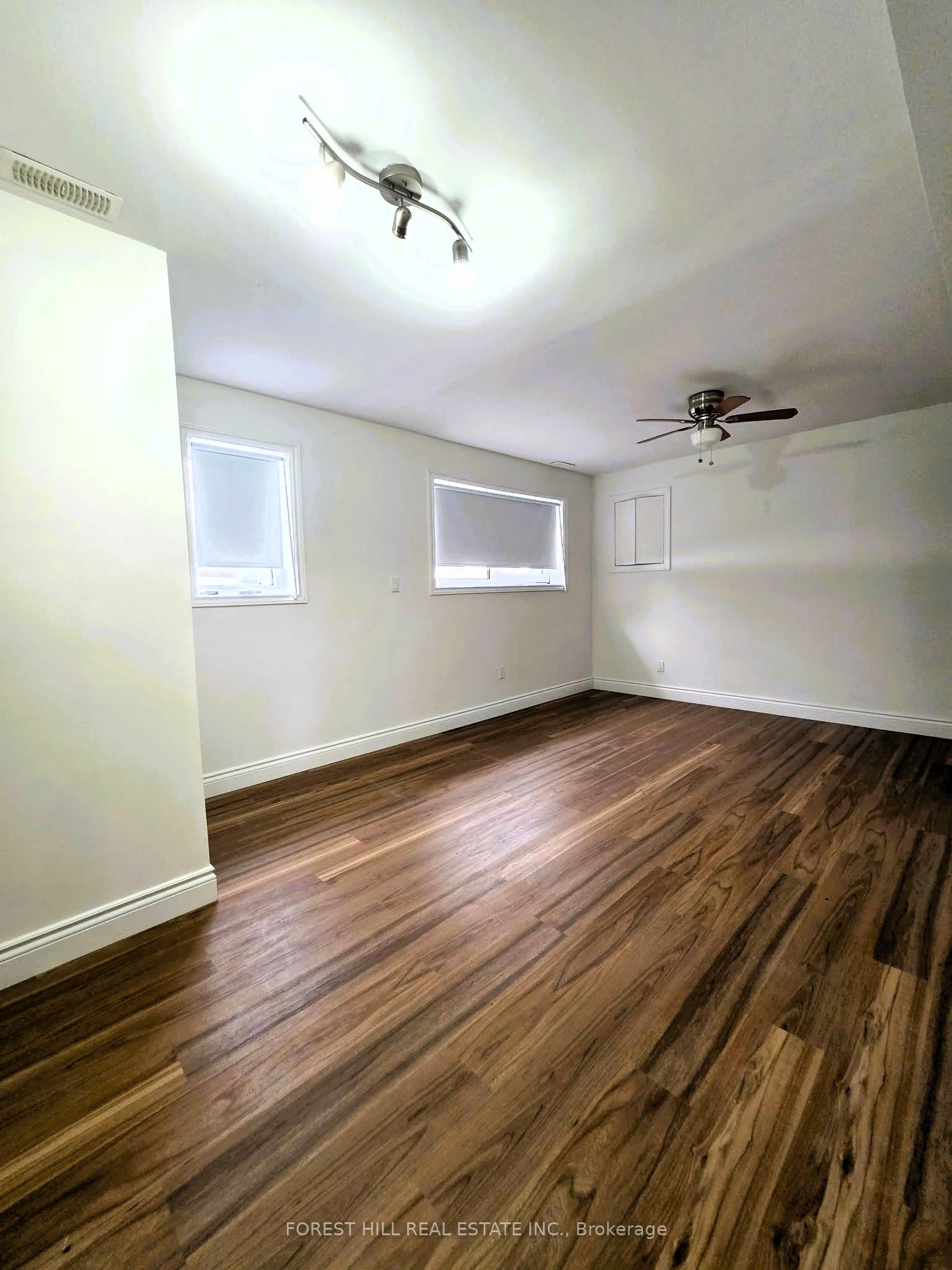 859 Lakeshore Road E Property Photo 23