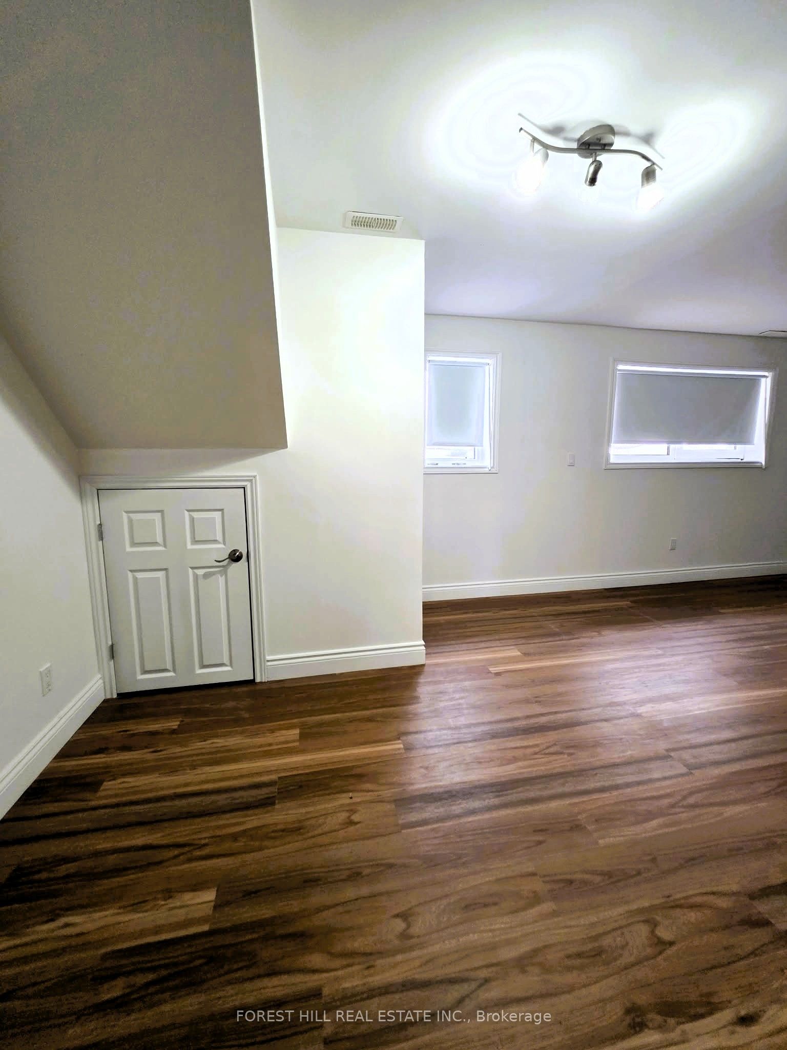 859 Lakeshore Road E Property Photo 25